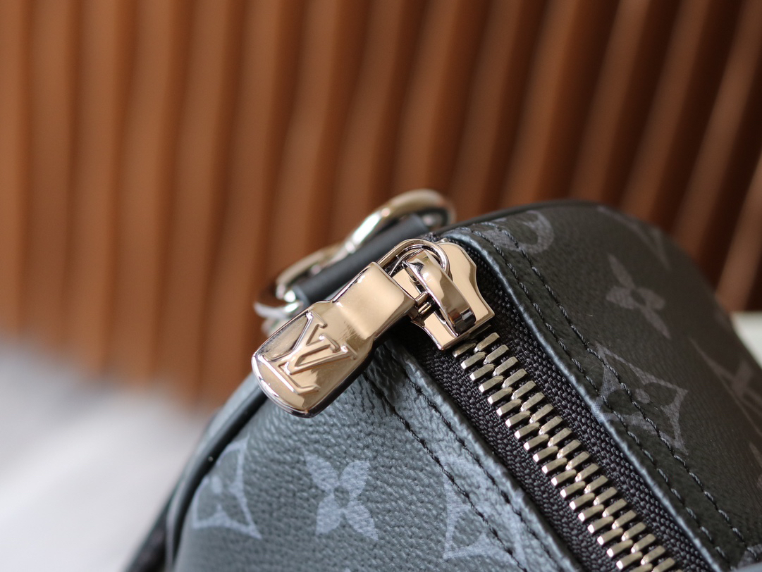 Louis Vuitton Keepall 25 Monogram Eclipse Reverse Bag - Image 6