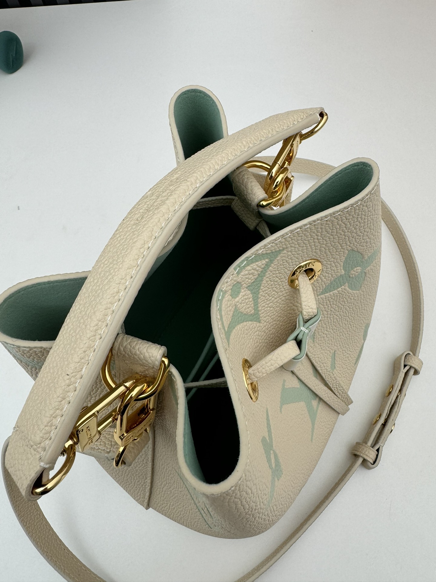 Louis Vuitton NéoNoé BB Monogram Empreinte Leather Shoulder Bag - Image 6