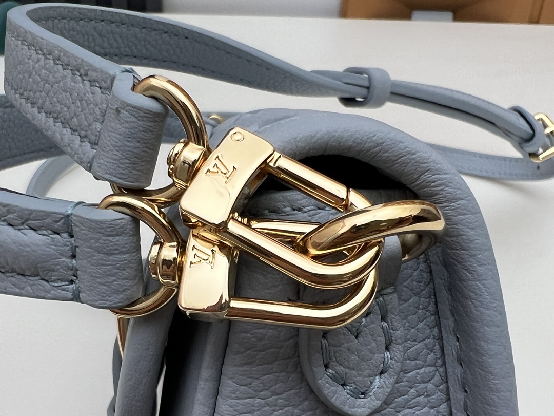 Louis Vuitton Nano Diane Handbag - Image 6