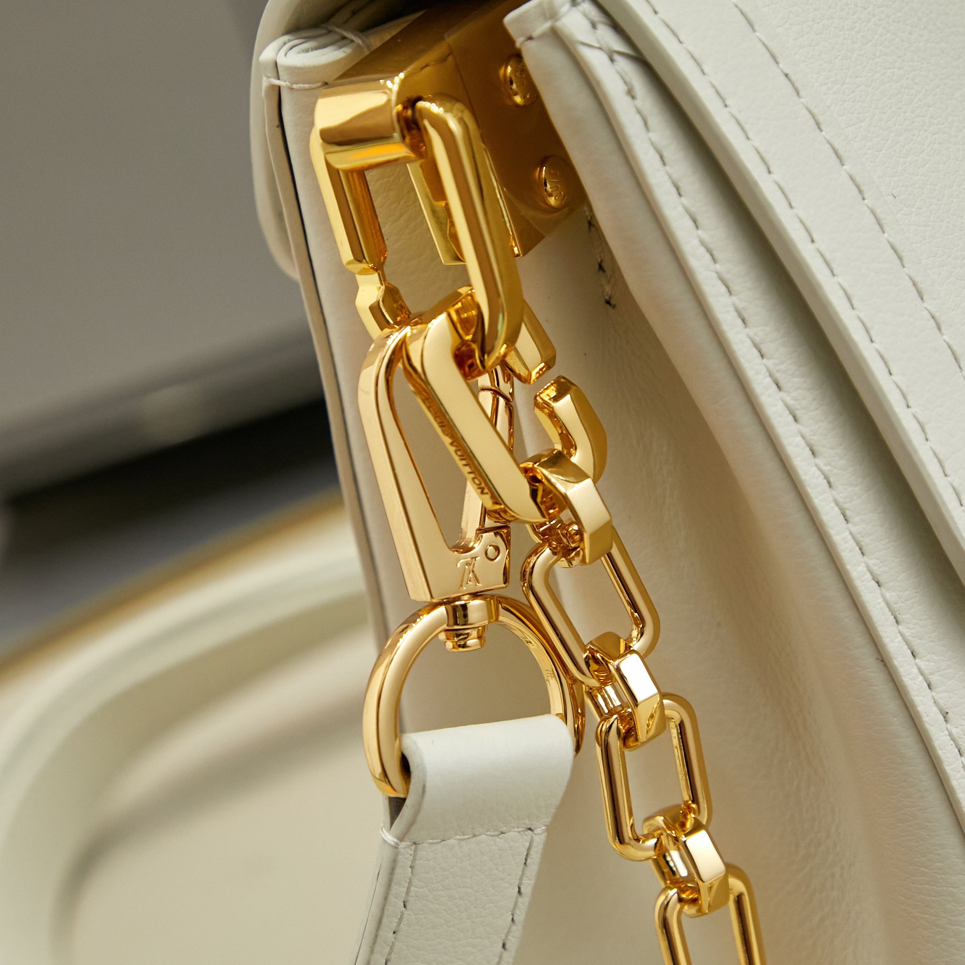 Louis Vuitton Dauphine Soft Medium Handbag - Image 6