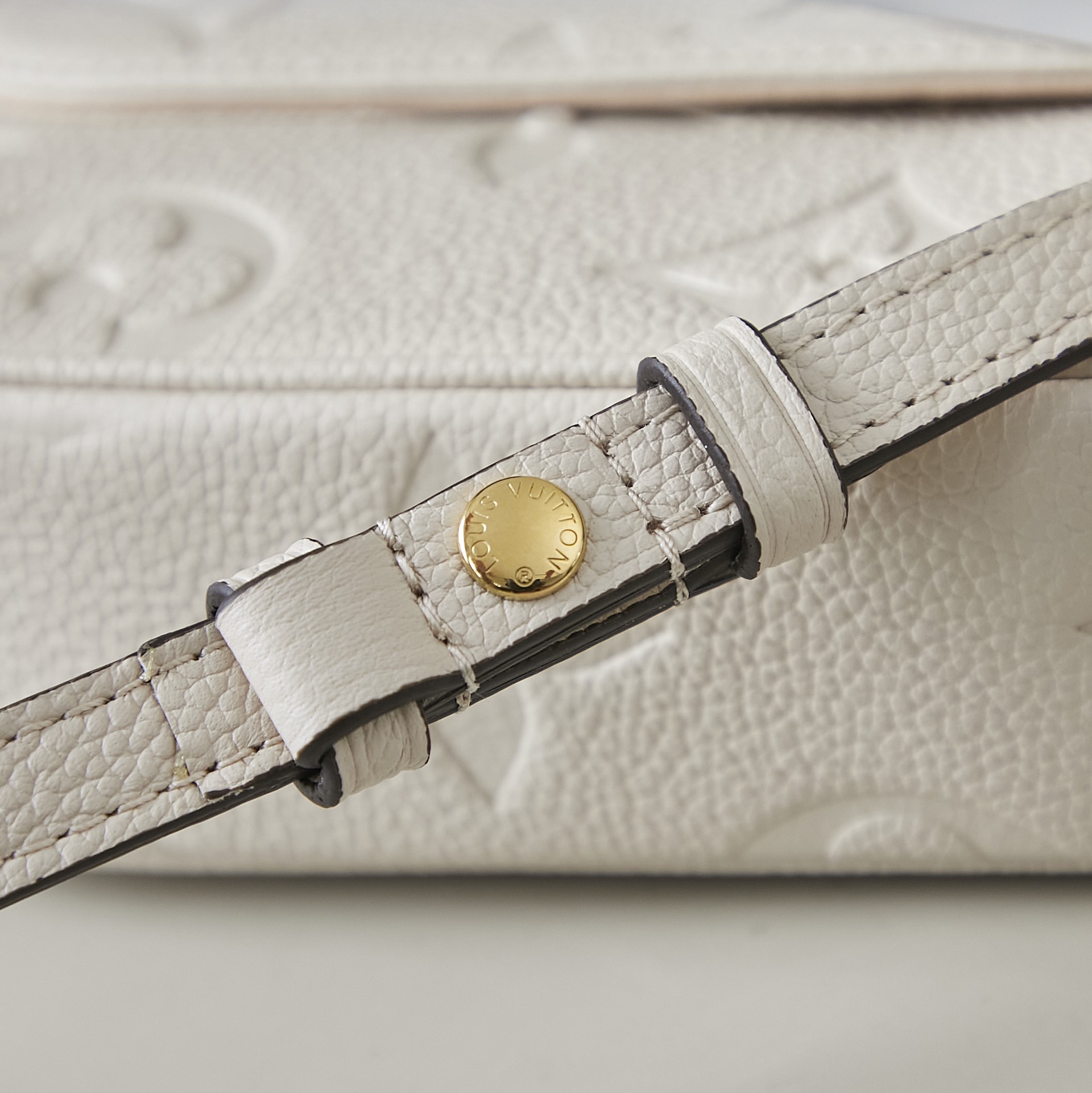 Louis Vuitton Wallet on Chain Ivy - Image 6