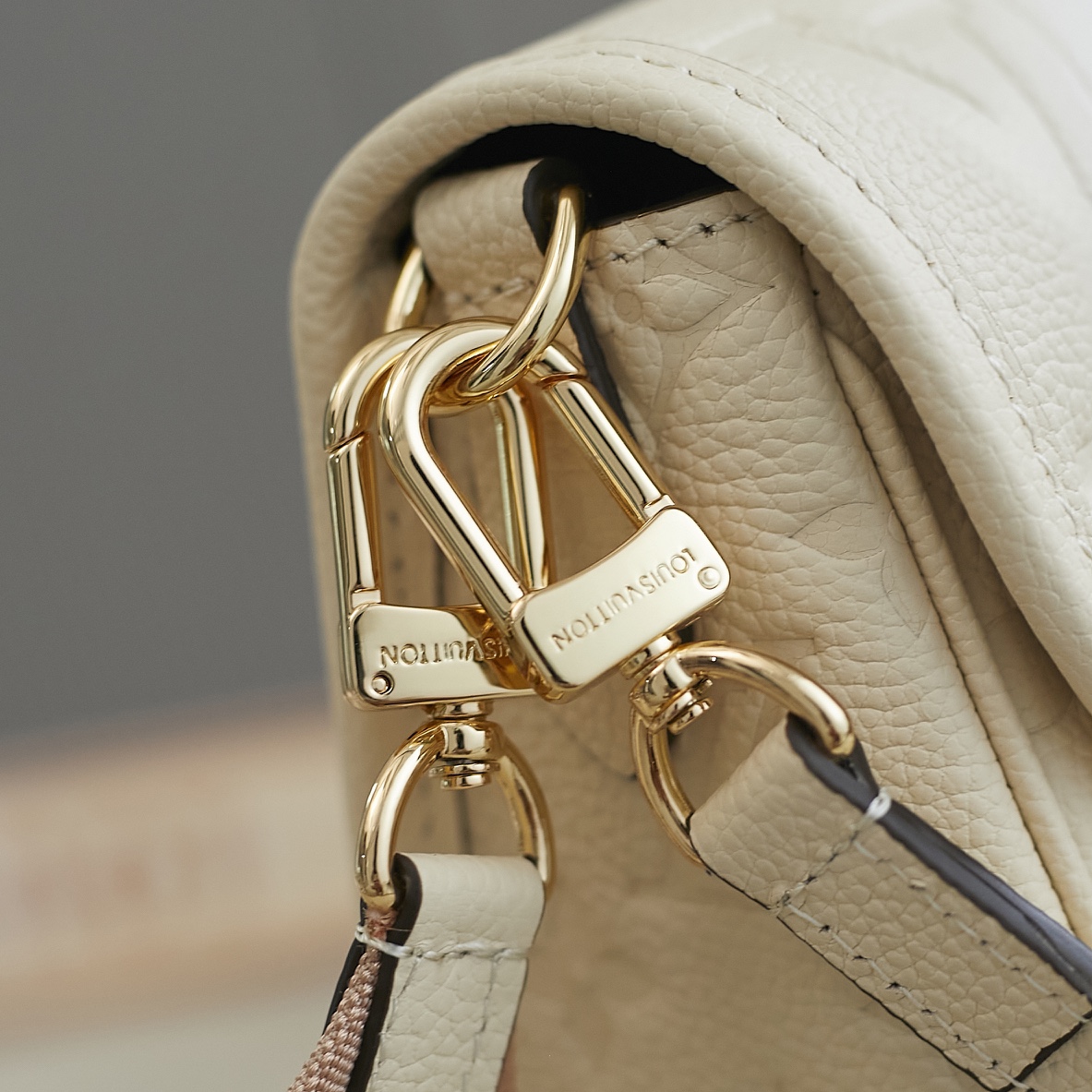Louis Vuitton Diane Handbag M46386 - Image 6
