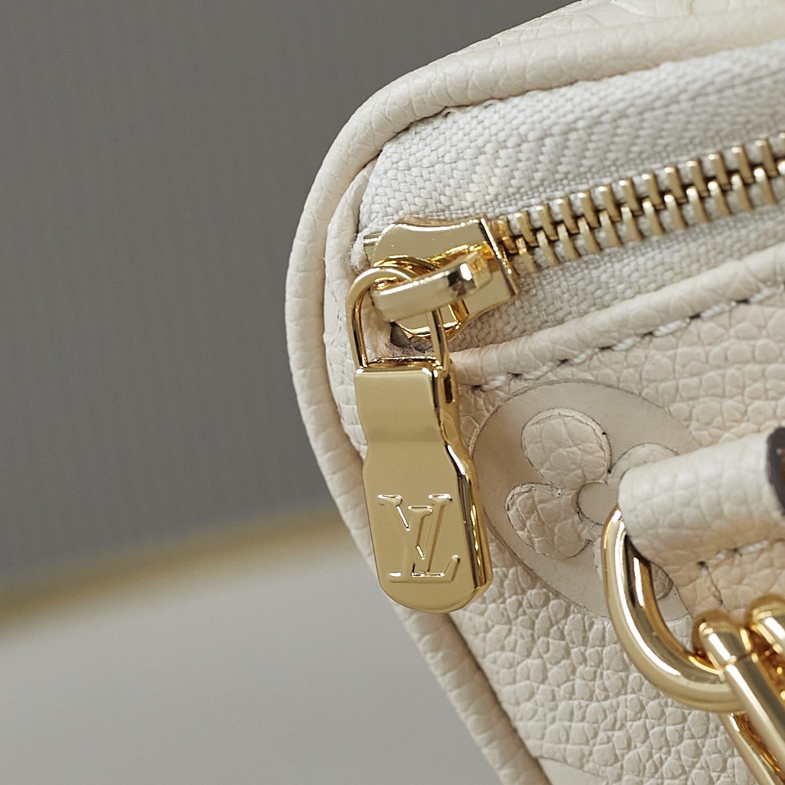Louis Vuitton Mini Bumbag in Monogram Empreinte Gradient Leather - Image 6