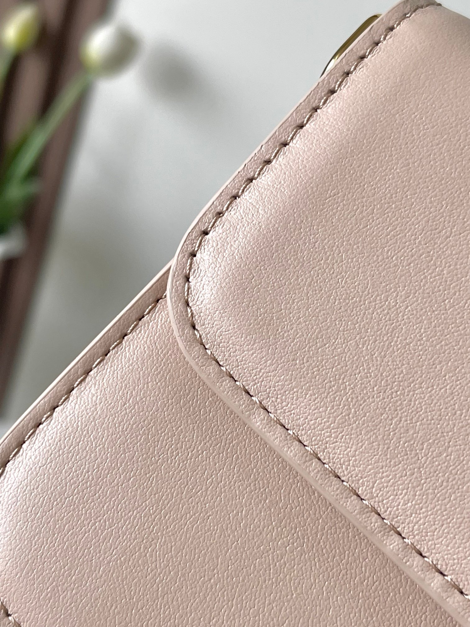 Louis Vuitton LV Bloom Wallet on Chain - Image 6