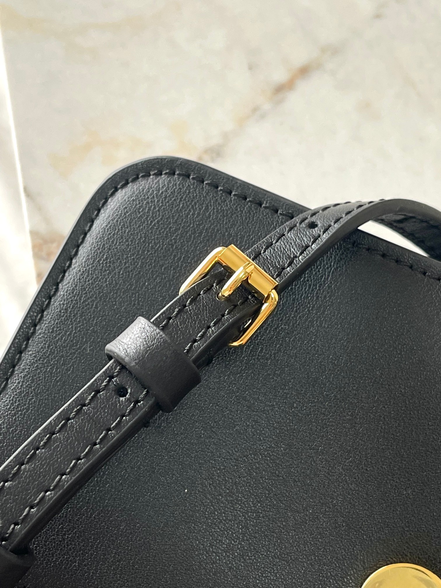 Louis Vuitton LV Bloom Wallet on Chain - Image 6