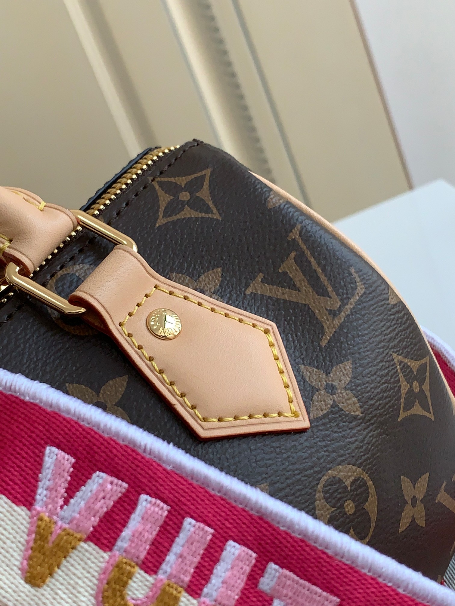Louis Vuitton Speedy 20 Handbag in Damier Ebene Canvas - Image 6