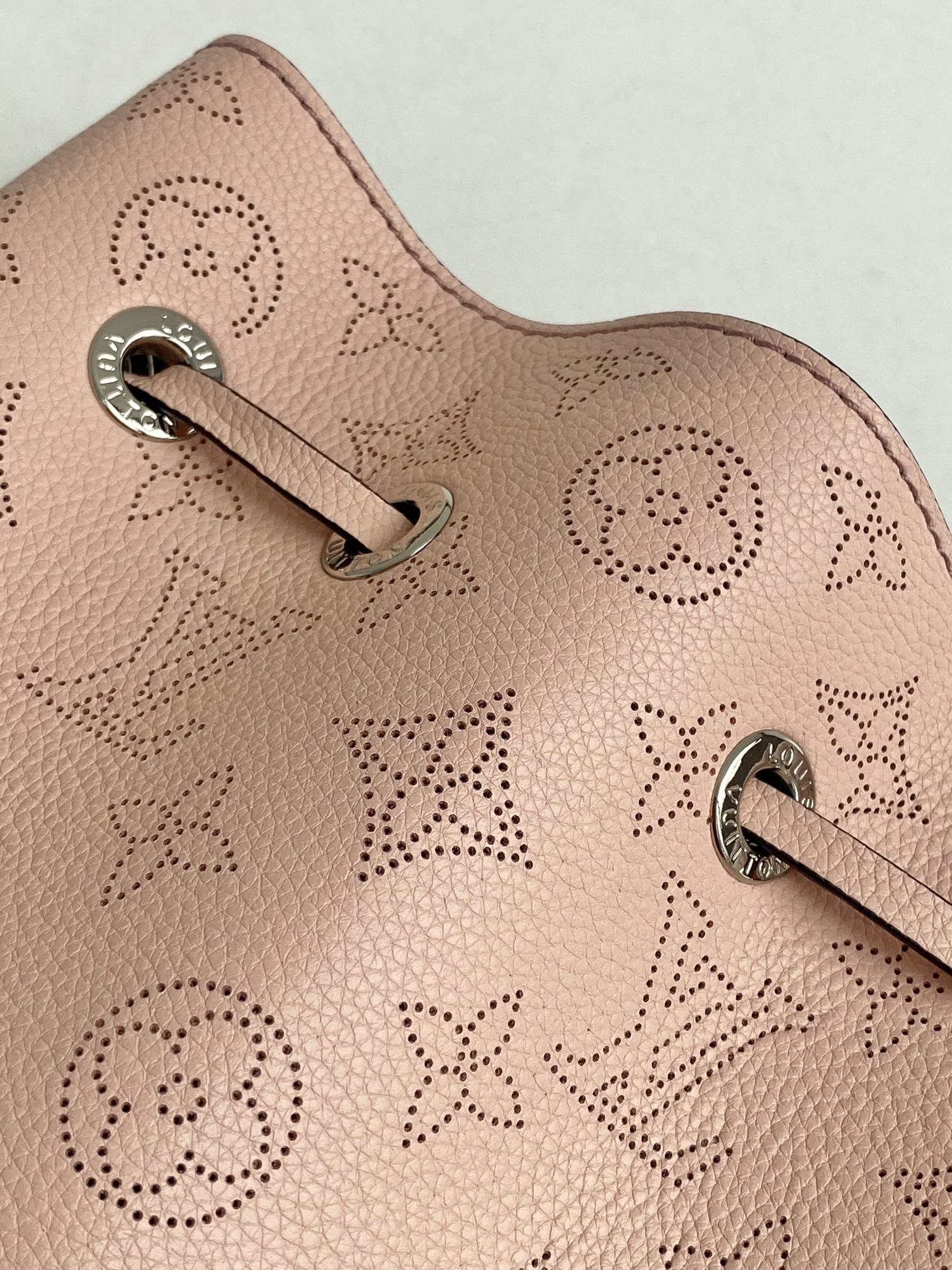 Louis Vuitton Bella Bucket Bag with Coin Purse - Image 6