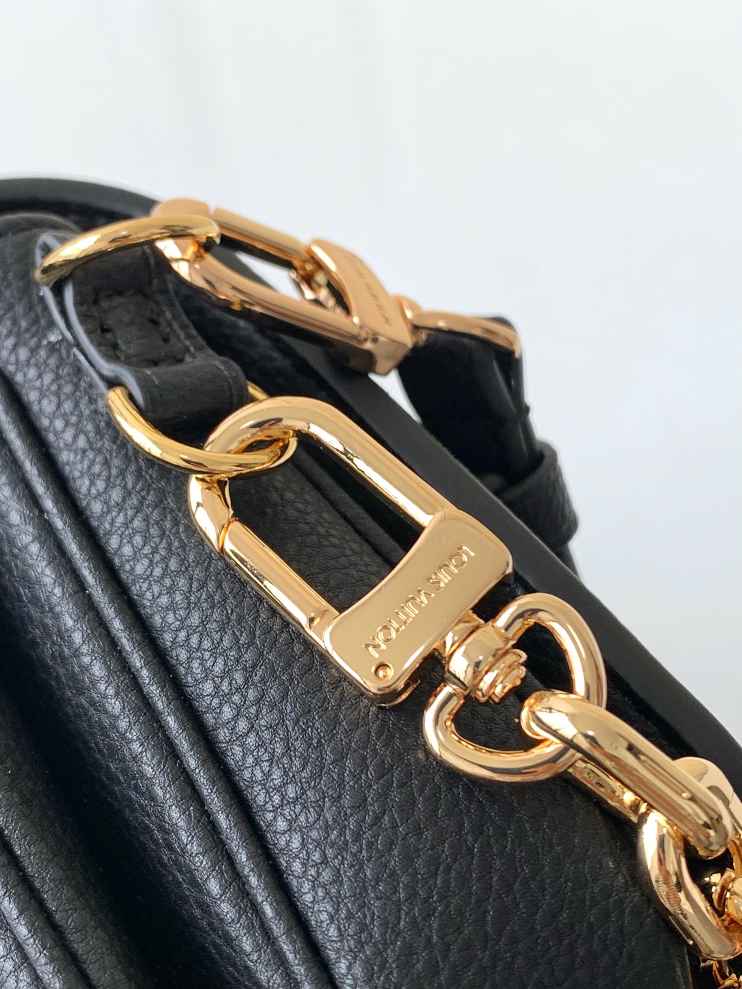 Louis Vuitton Pochette Métis East West Shoulder Bag - Image 6