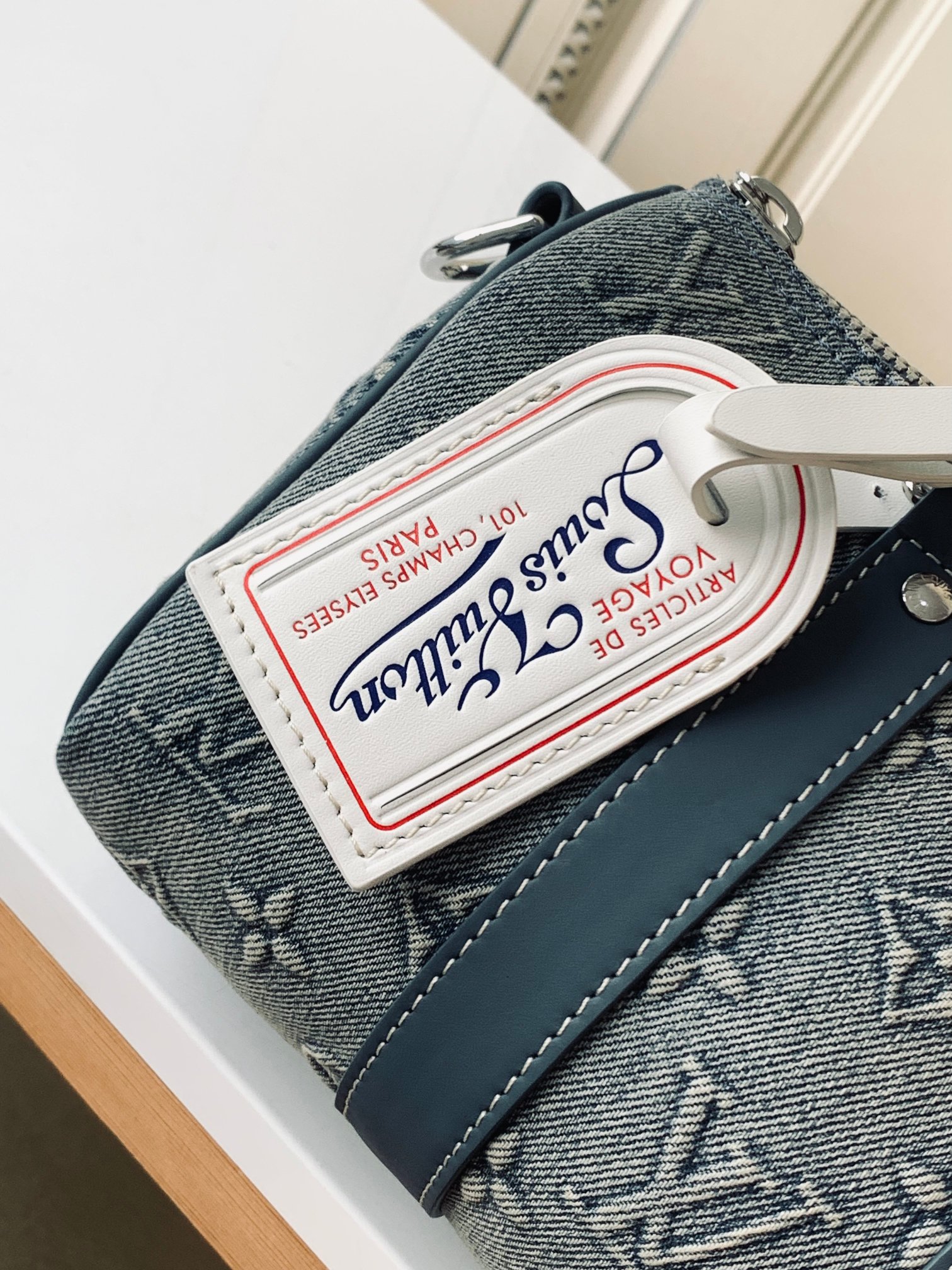 Louis Vuitton Keepall Bandoulière 25 Monogram Washed Denim Bag - Image 6