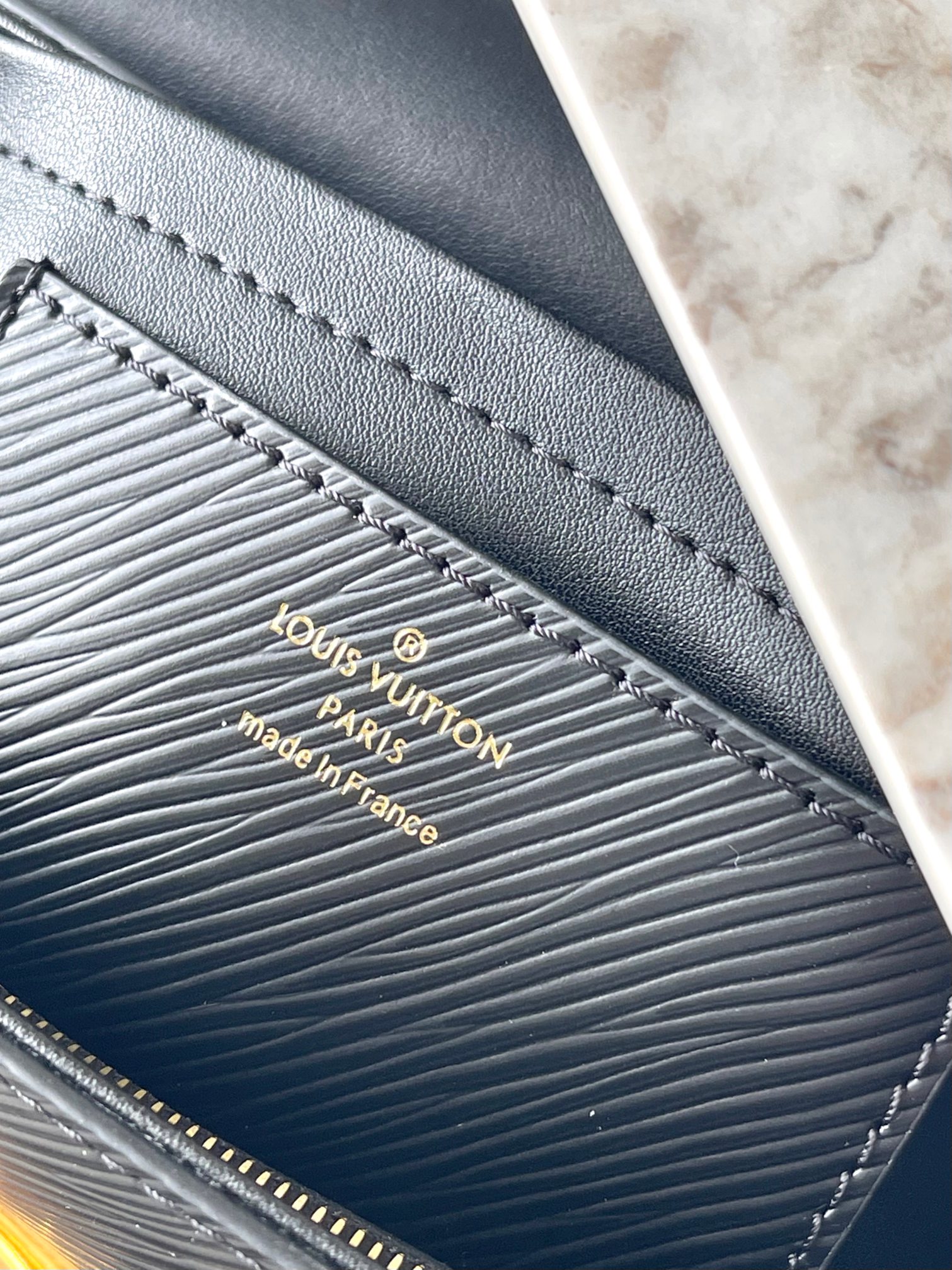 Louis Vuitton Twist Medium Shoulder Bag M20834 - Image 6
