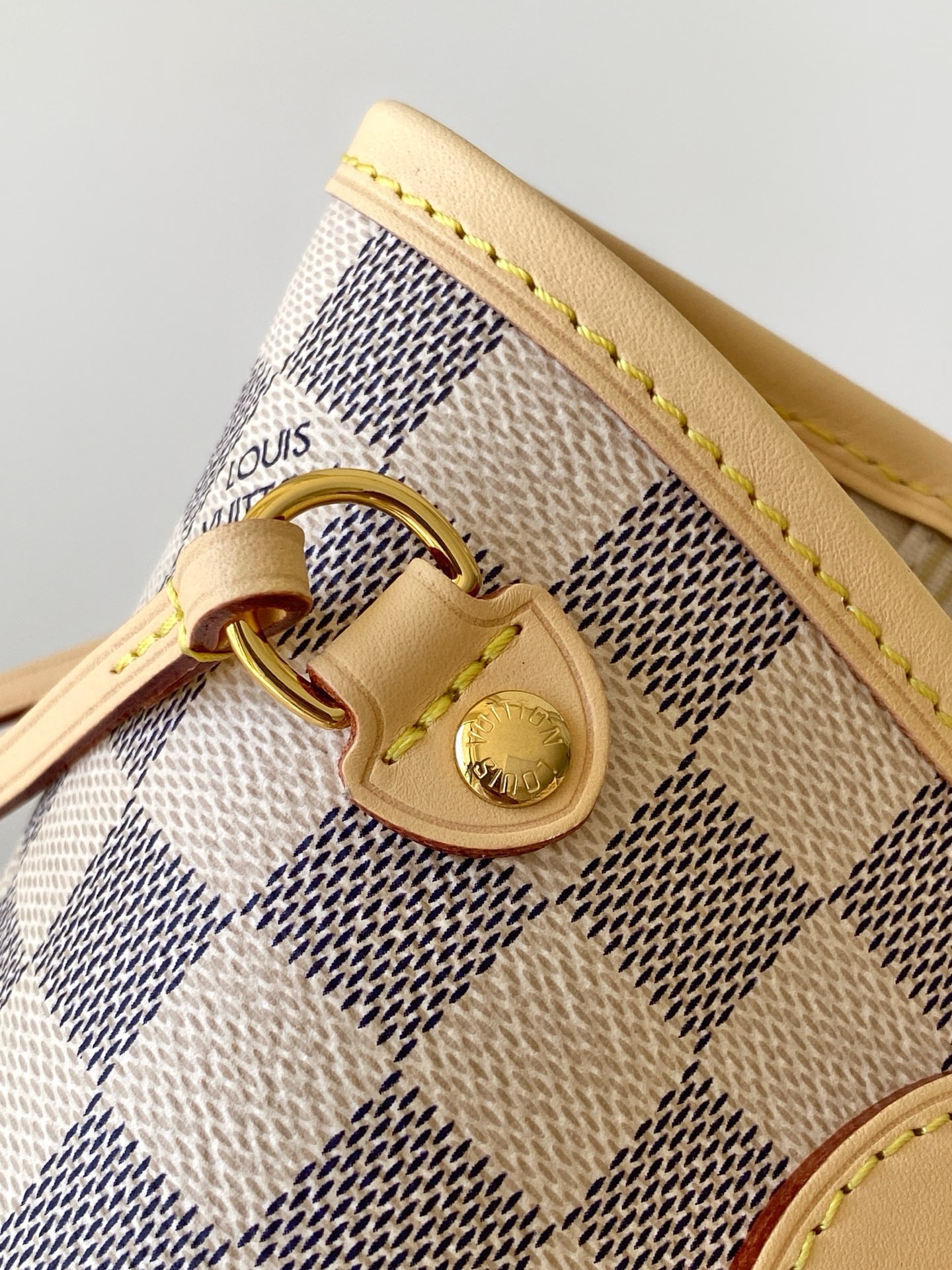 Louis Vuitton Neverfull Small Handbag - Image 6