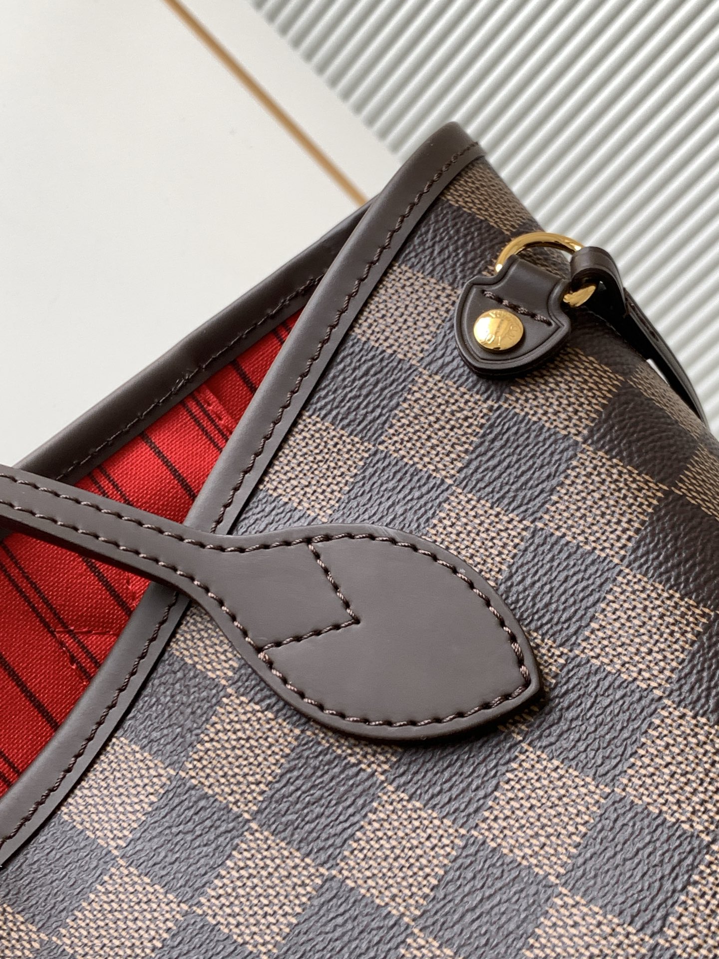 Louis Vuitton Neverfull Small Tote Bag in Damier Ebene Canvas - Image 6