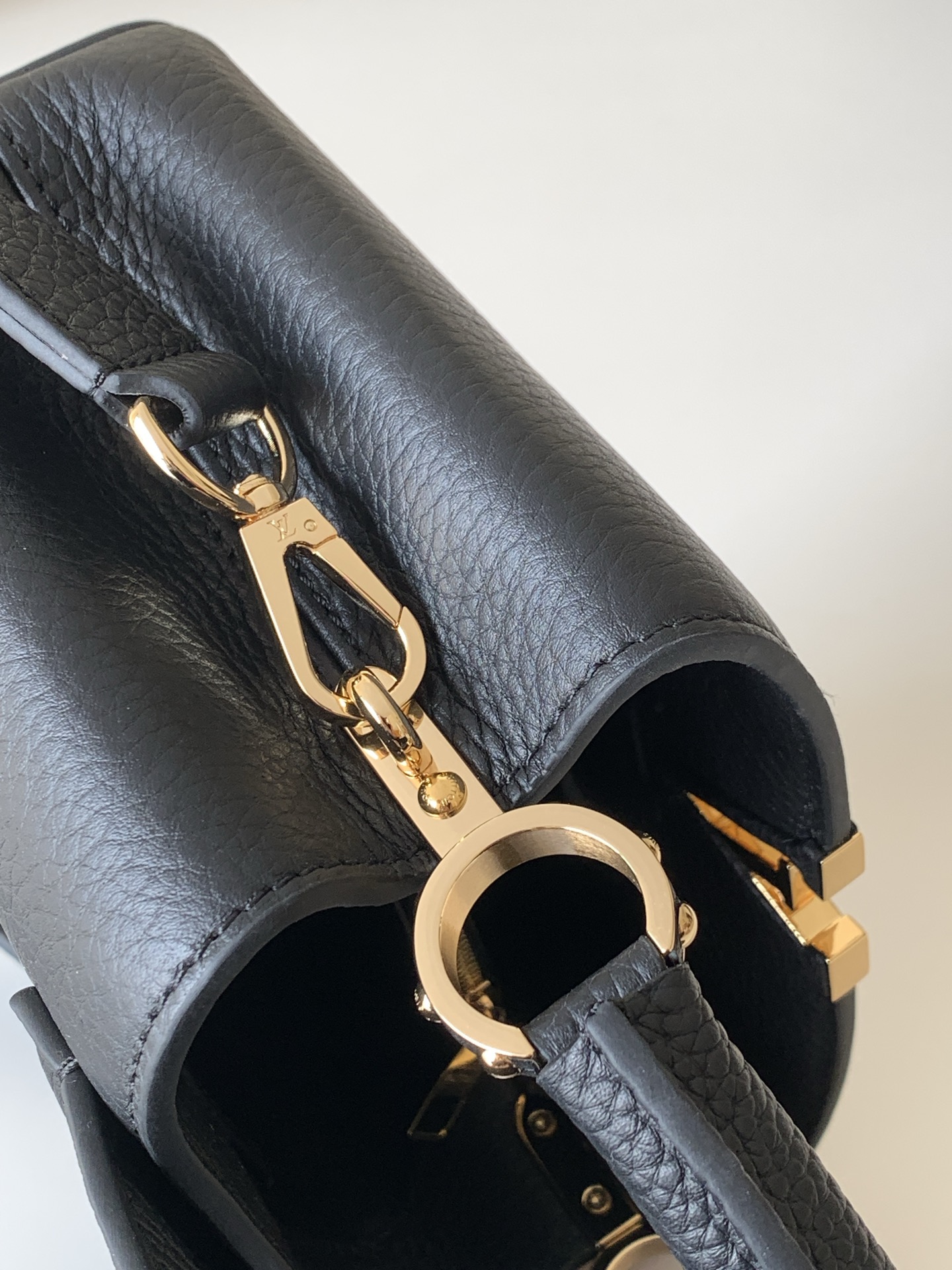 Louis Vuitton Capucines Mini Handbag M24729 - Image 6