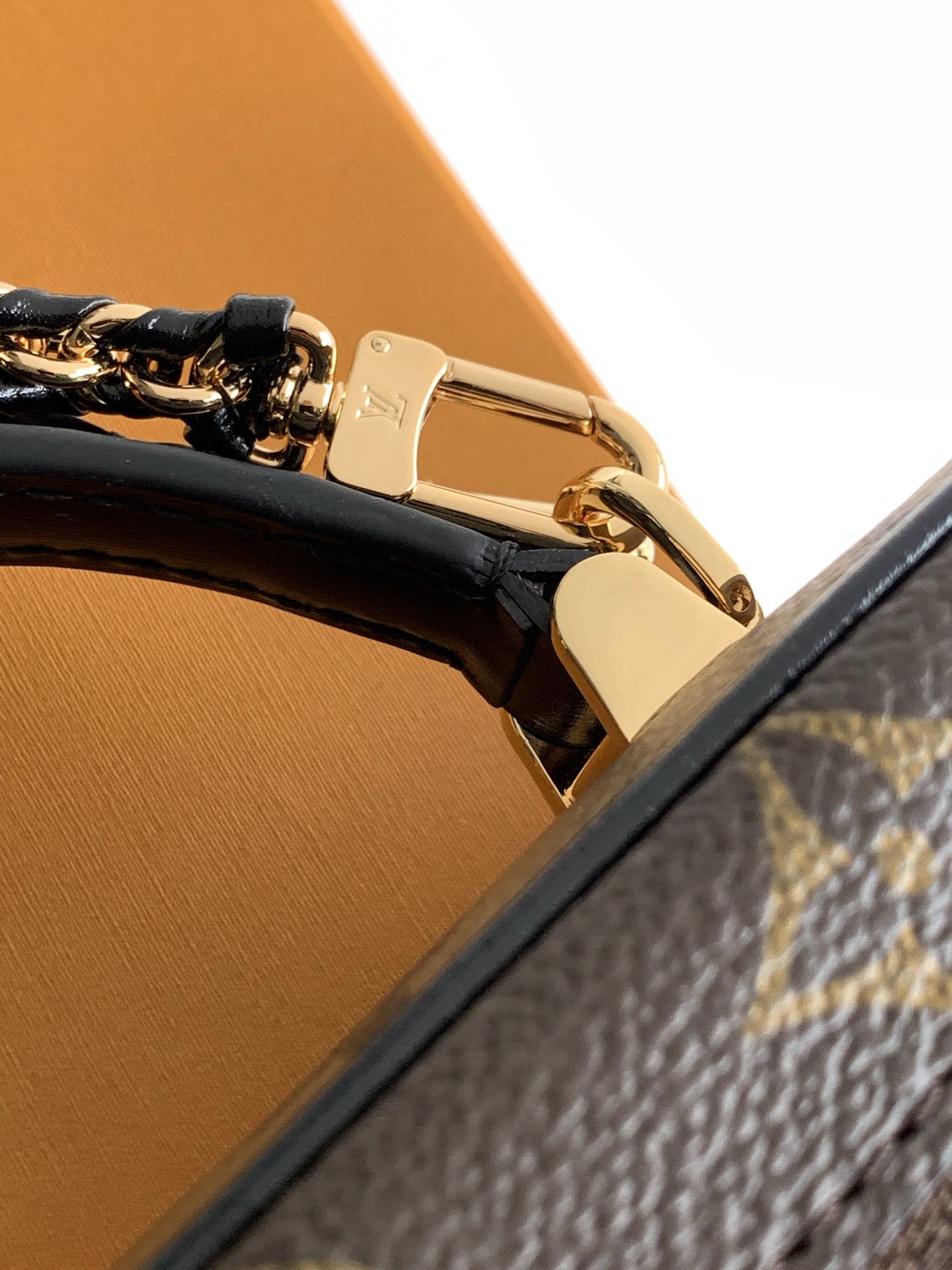 Louis Vuitton Vanity Chain Pouch M47125 - Image 6