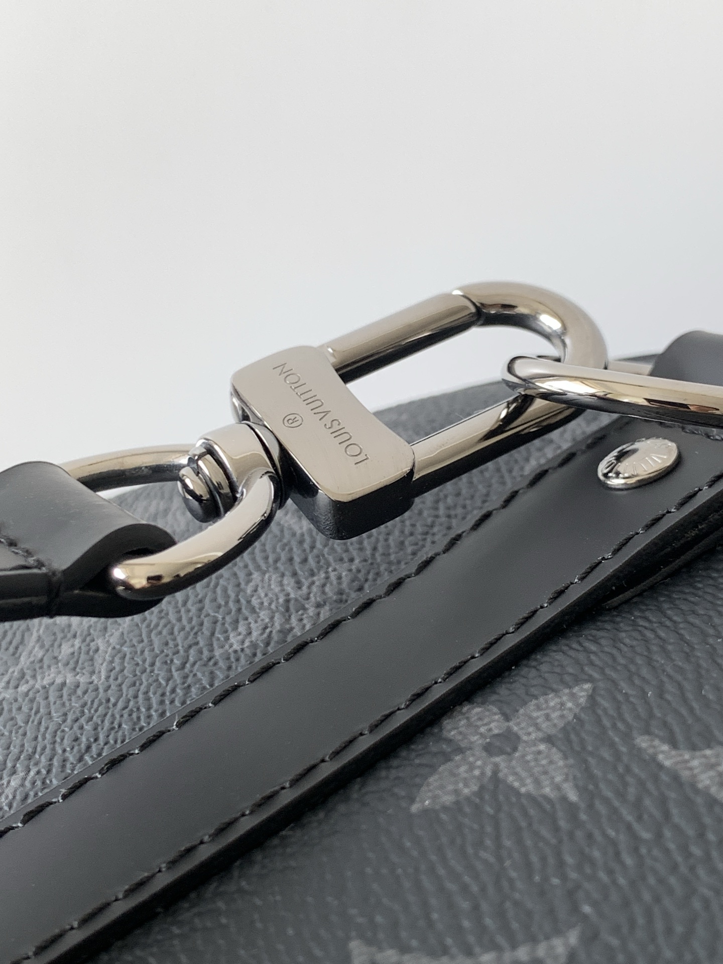 Louis Vuitton Keepall Bandoulière Travel Bag - Image 6