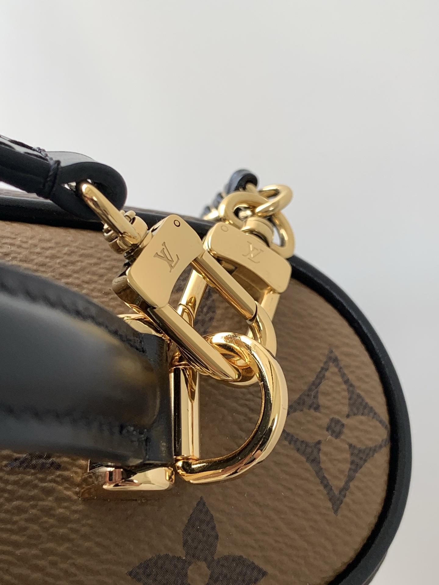 Louis Vuitton M47125 Monogram Vanity Chain Pouch - Image 6