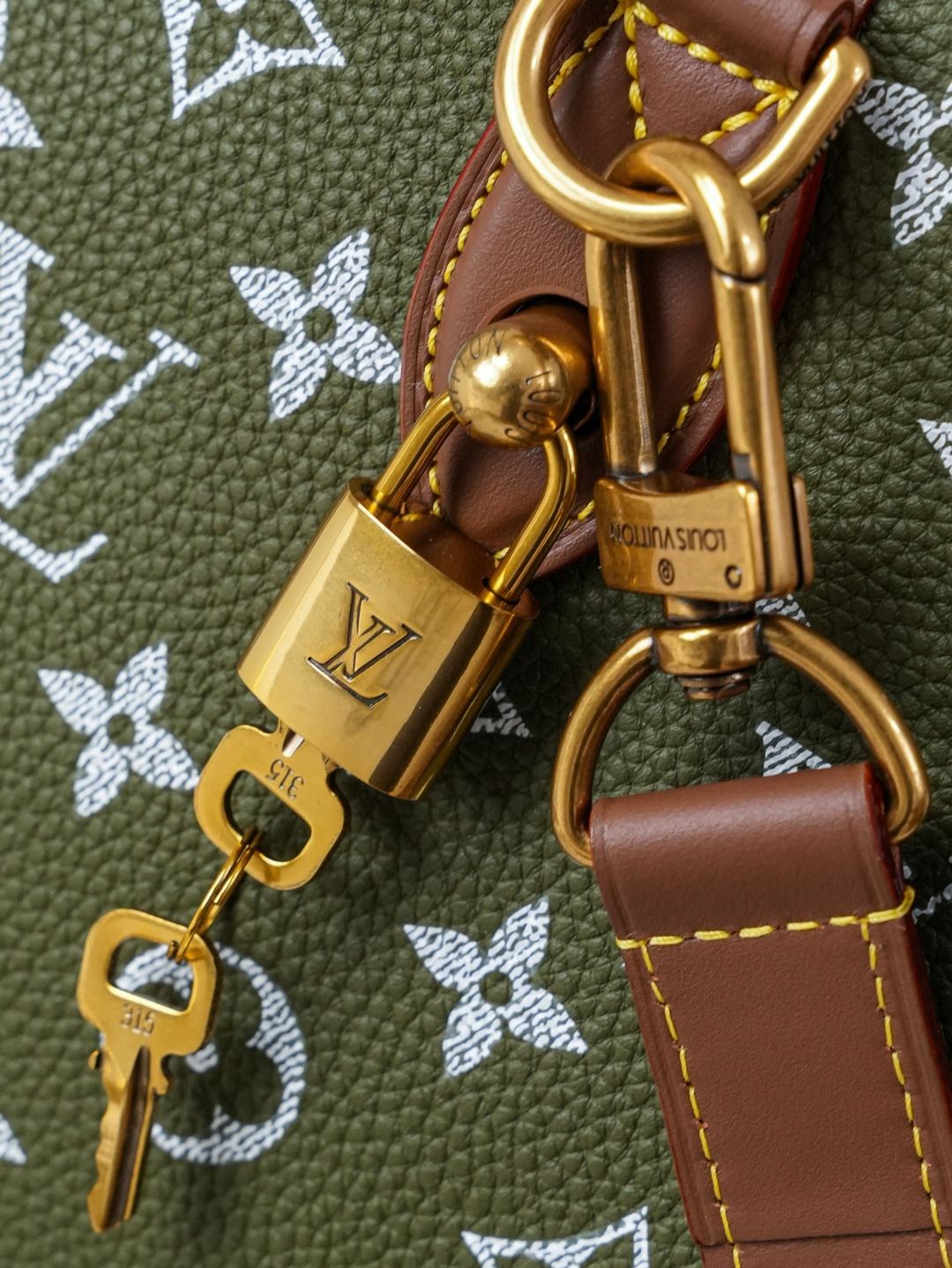 Louis Vuitton Speedy Bandouliere 30 Monogram Leather Handbag - Image 6