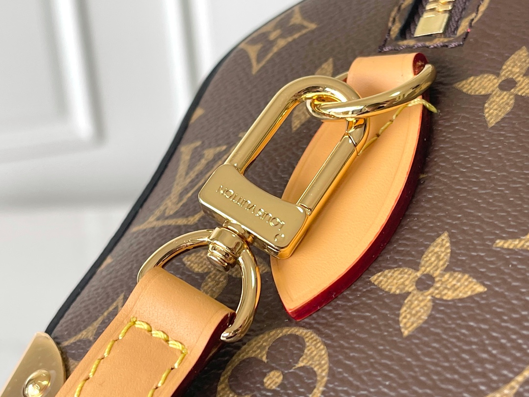 Louis Vuitton M13146 Studded Crossbody Bag - Image 6