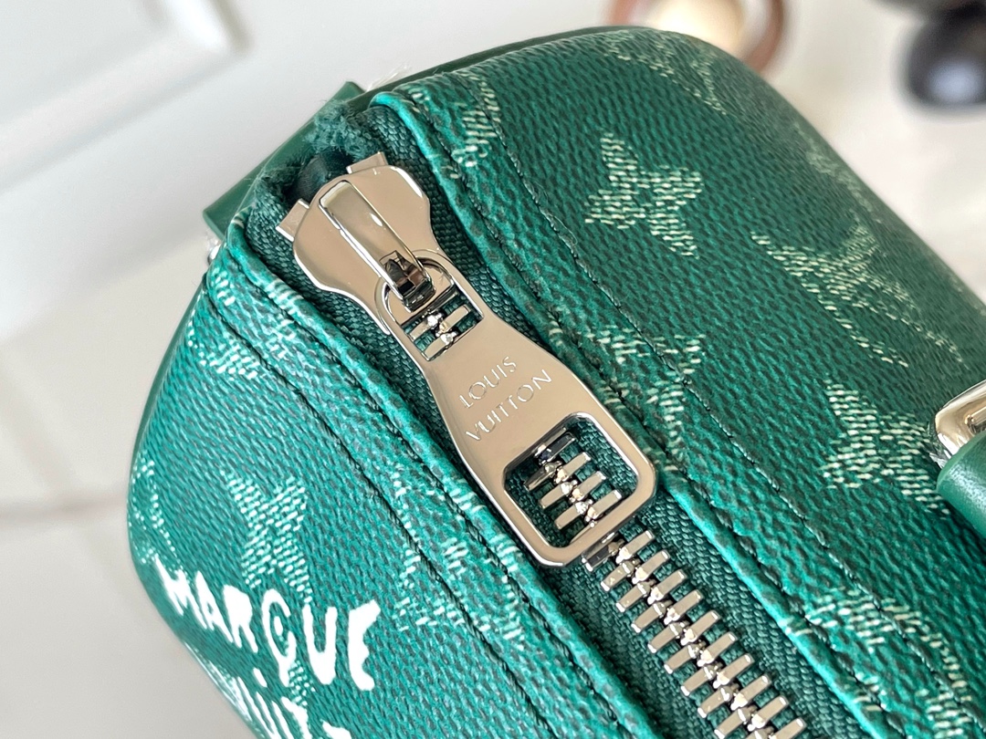 Louis Vuitton M12684 Keepall Crossbody Bag - Image 6
