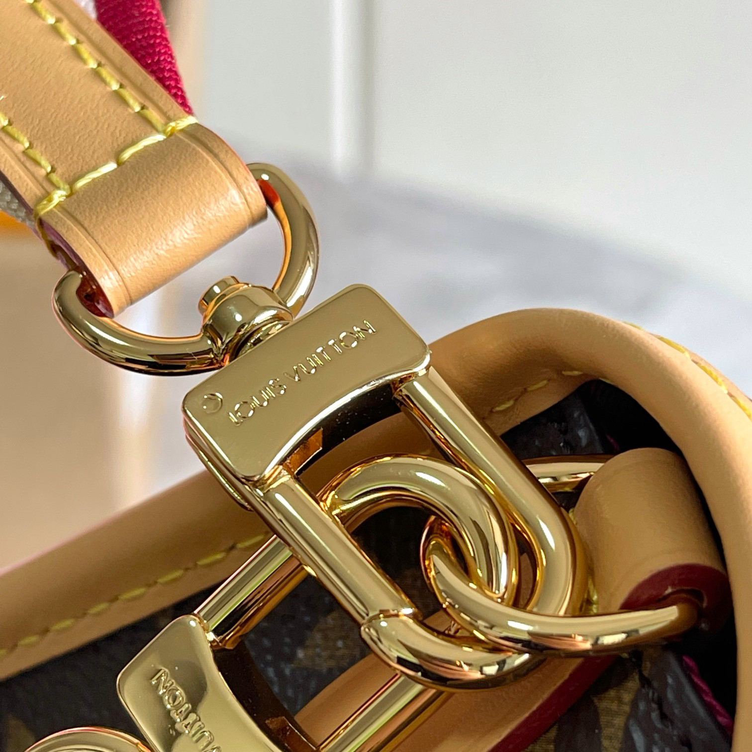 Diane Leather Shoulder Bag M46049 - Rose - Image 6