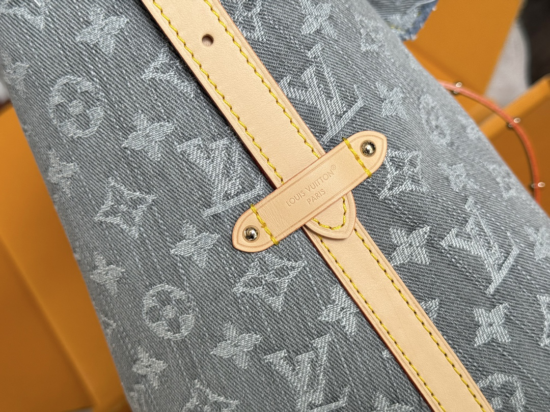 Louis Vuitton CarryAll Medium Denim Shoulder Bag - Image 6