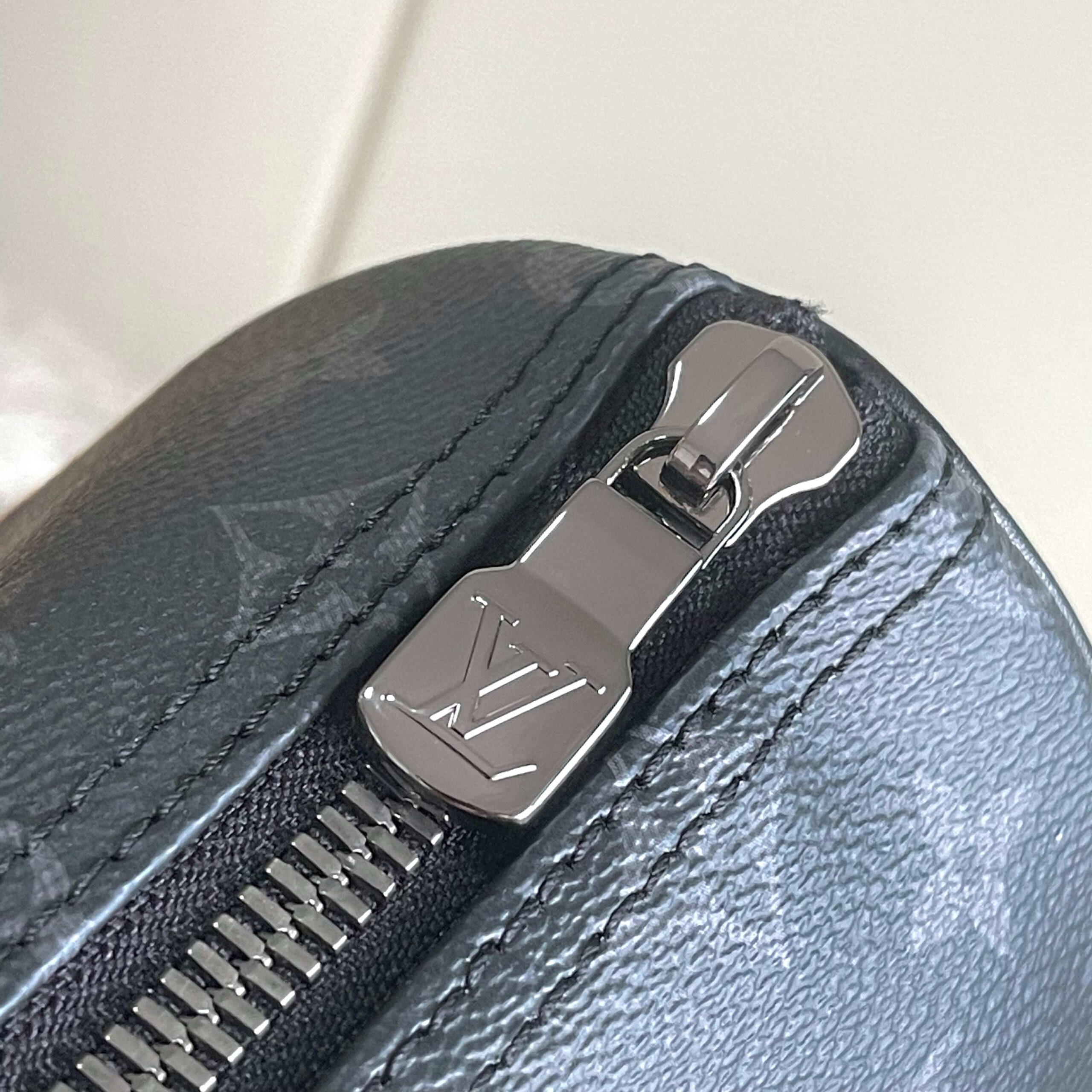 Louis Vuitton Keepall 25 Handbag in Monogram Eclipse Reverse Canvas - Image 6