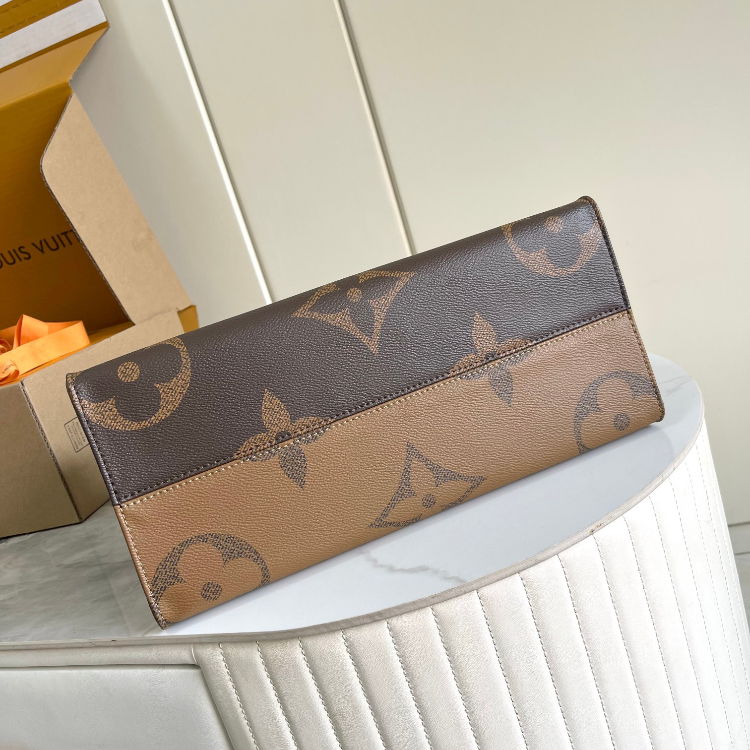Louis Vuitton OnTheGo MM Monogram Reverse Tote Bag M45039 - Image 6