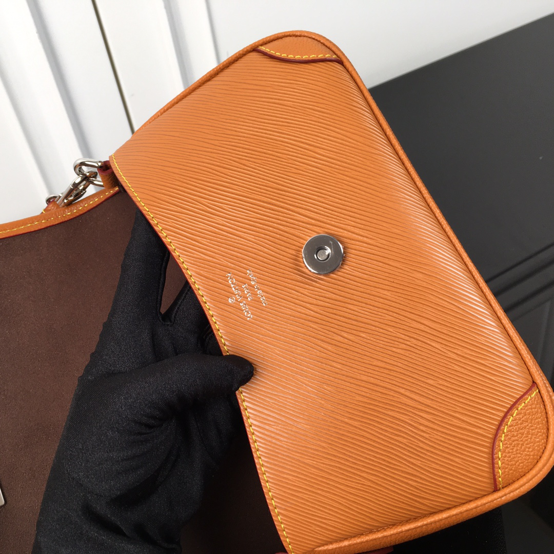Louis Vuitton Buci Epi Leather Crossbody Bag - Brown - Image 6