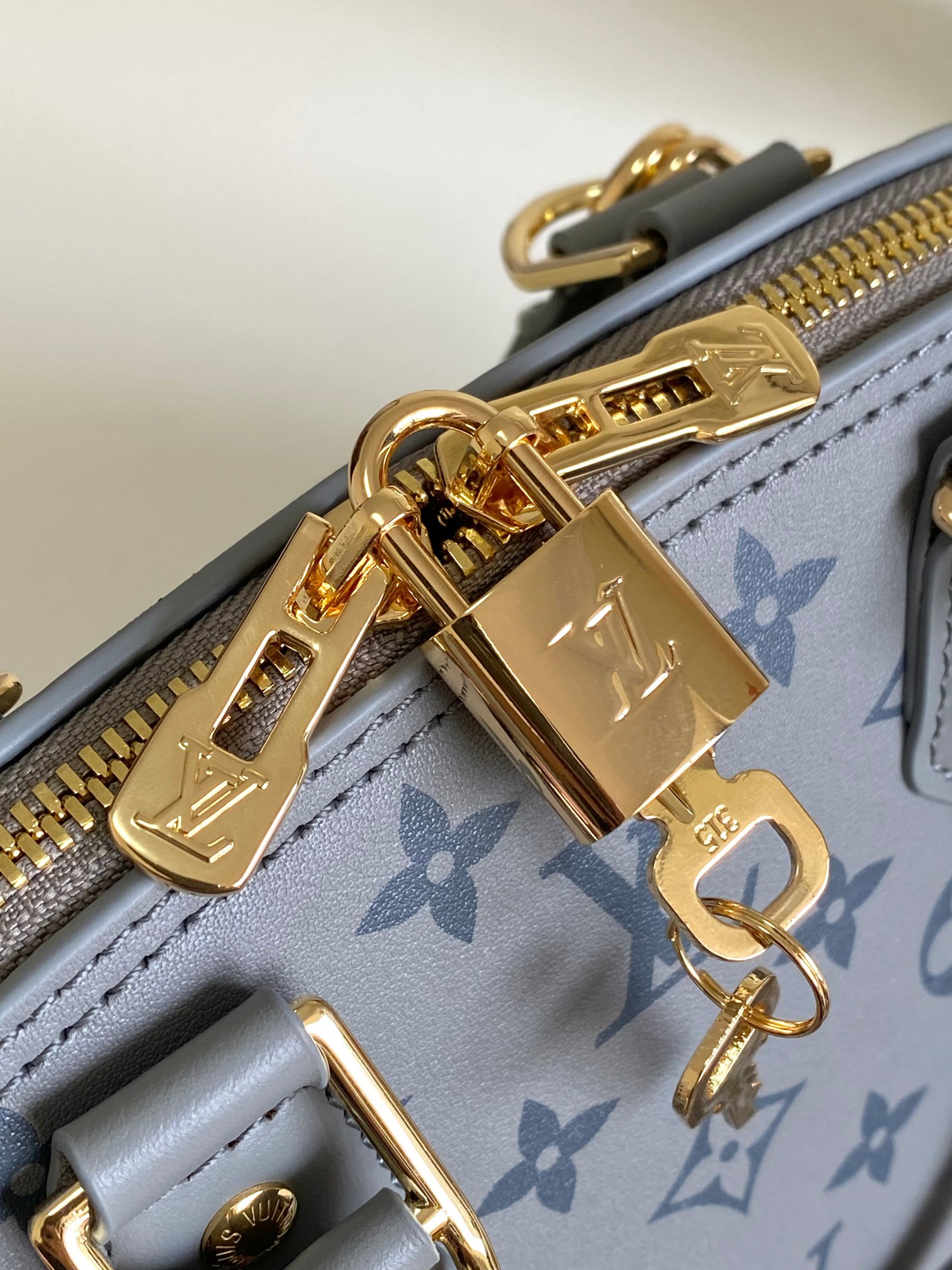 Louis Vuitton Alma BB Monogram Ink Handbag - Image 6