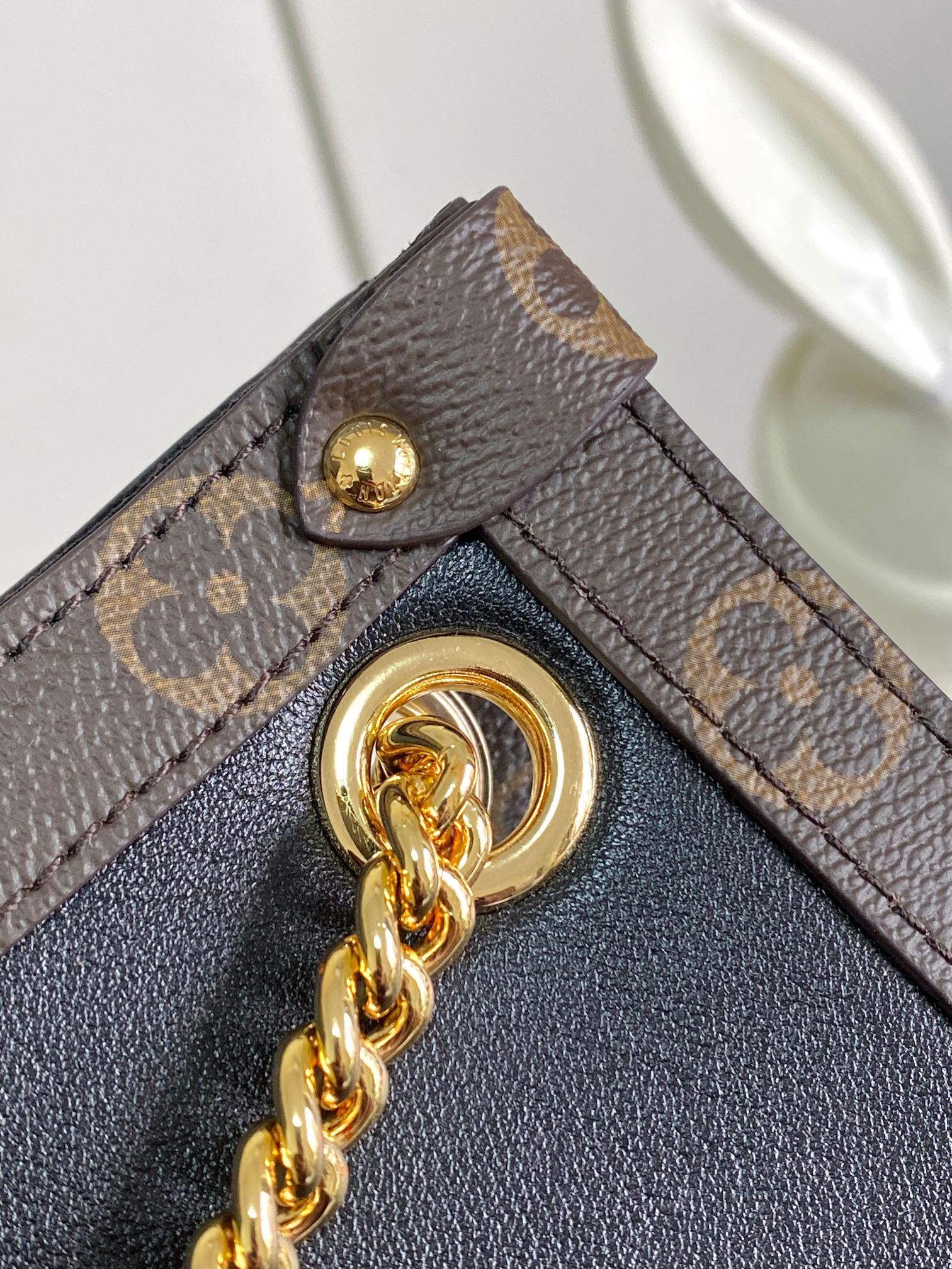 Louis Vuitton Nova Small Crossbody Bag M13140 - Image 6