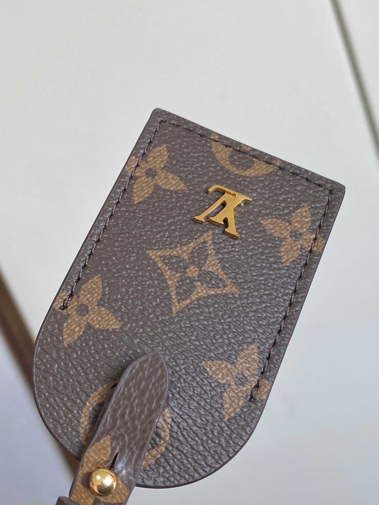 Louis Vuitton Nova Medium Shoulder Bag - Image 6
