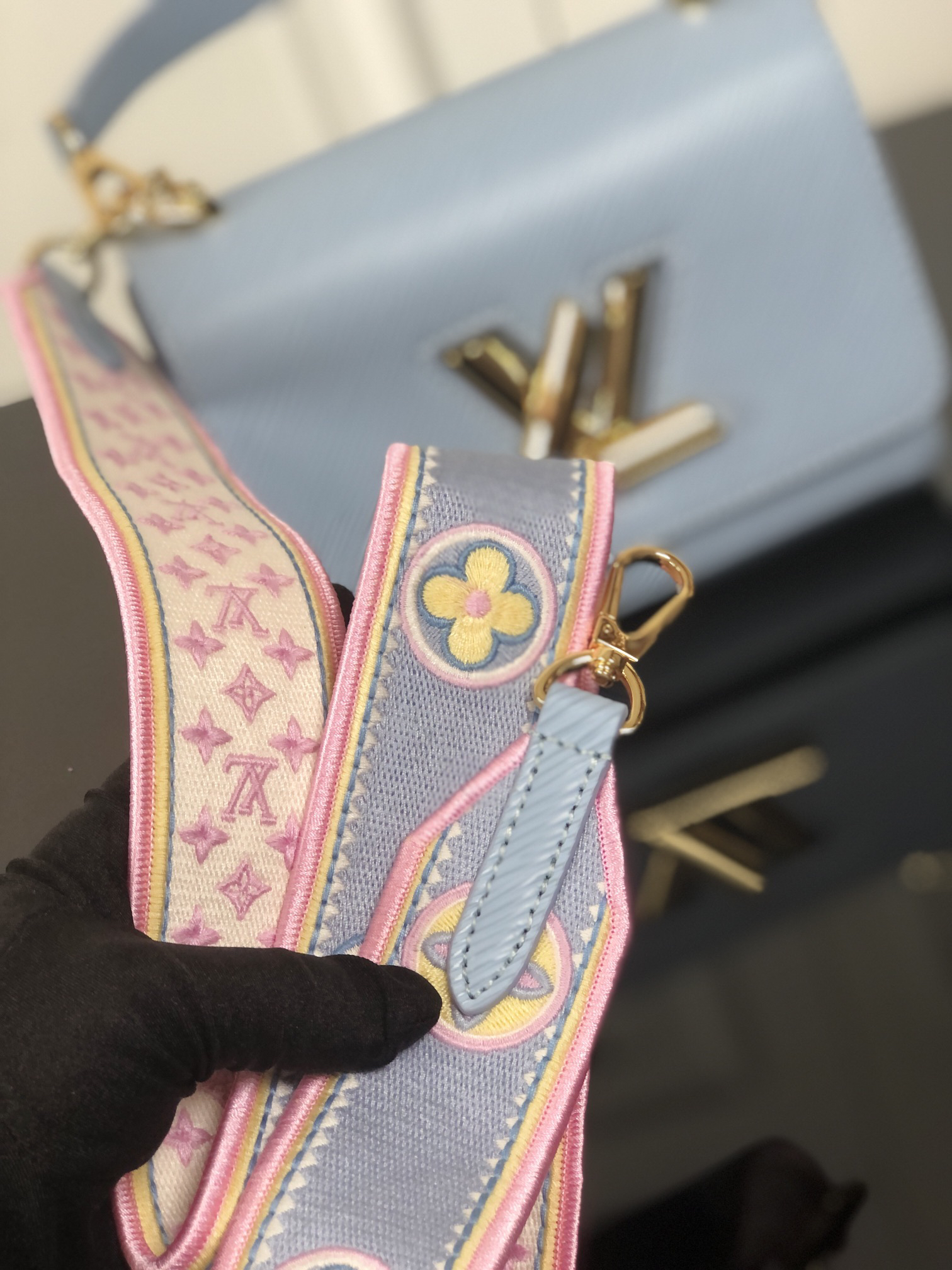 Louis Vuitton Twist Small Shoulder Bag in Powder Blue - Image 6
