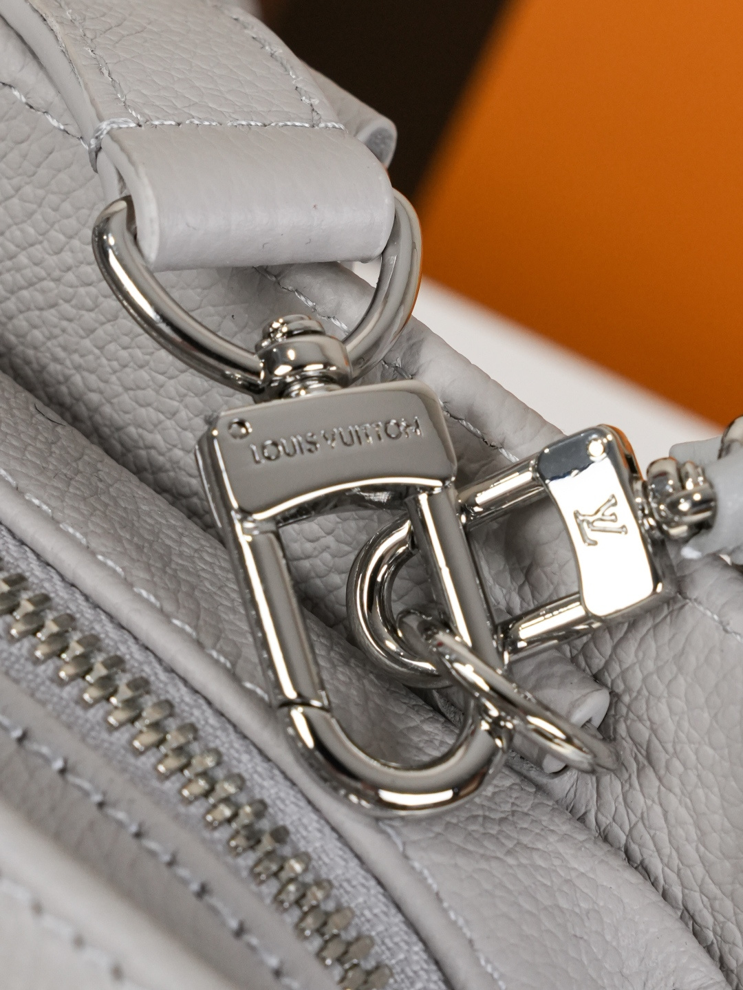 Louis Vuitton OnTheGo East West Bag in Monogram Empreinte Leather - Image 6