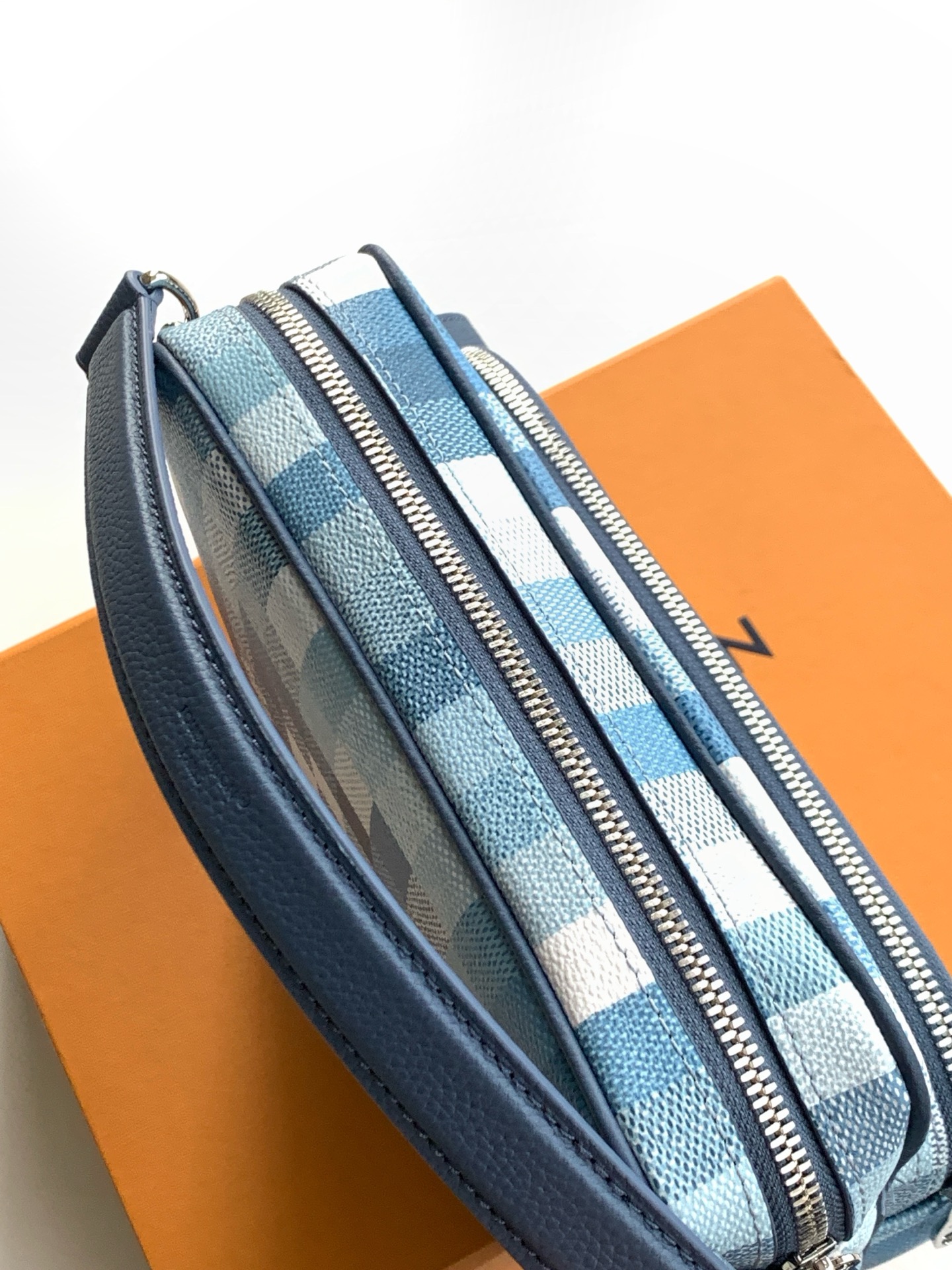 Louis Vuitton Nil M28606 Damoflage Crossbody Bag - Image 6