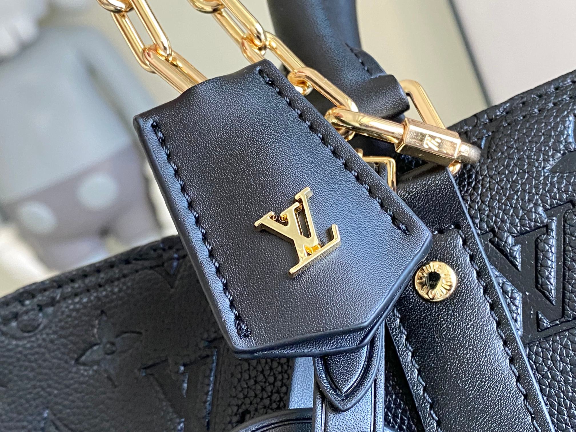 Louis Vuitton Keepall Bandoulière 45 Travel Bag - Image 6