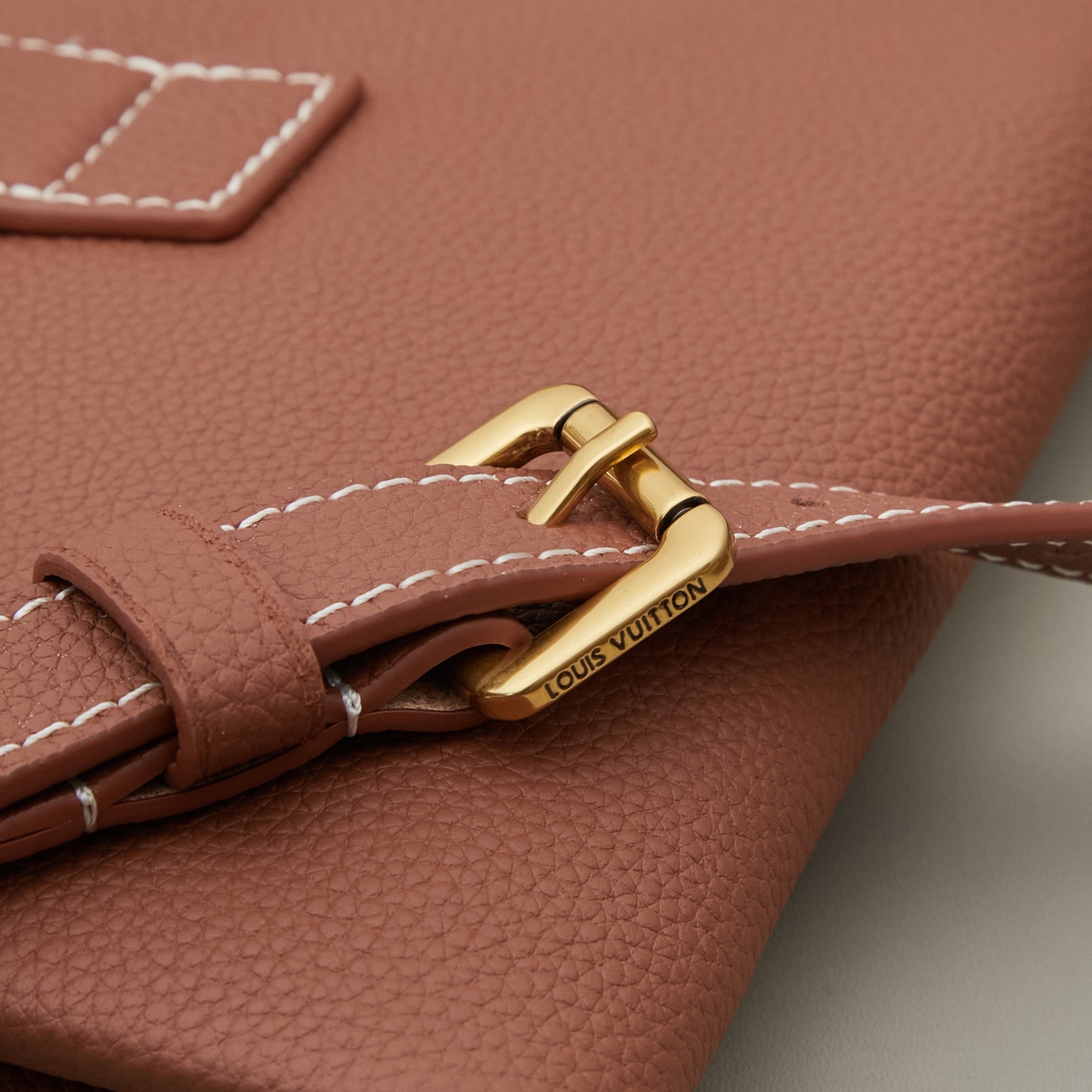 Louis Vuitton M12147 Wallet On Chain Low Key - Image 6