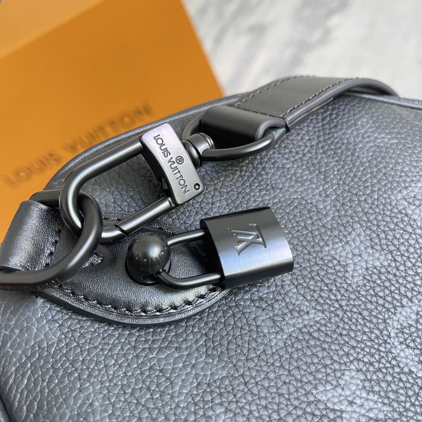 Louis Vuitton Speedy P9 Bandoulière 30 Monogram Leather Handbag - Image 6