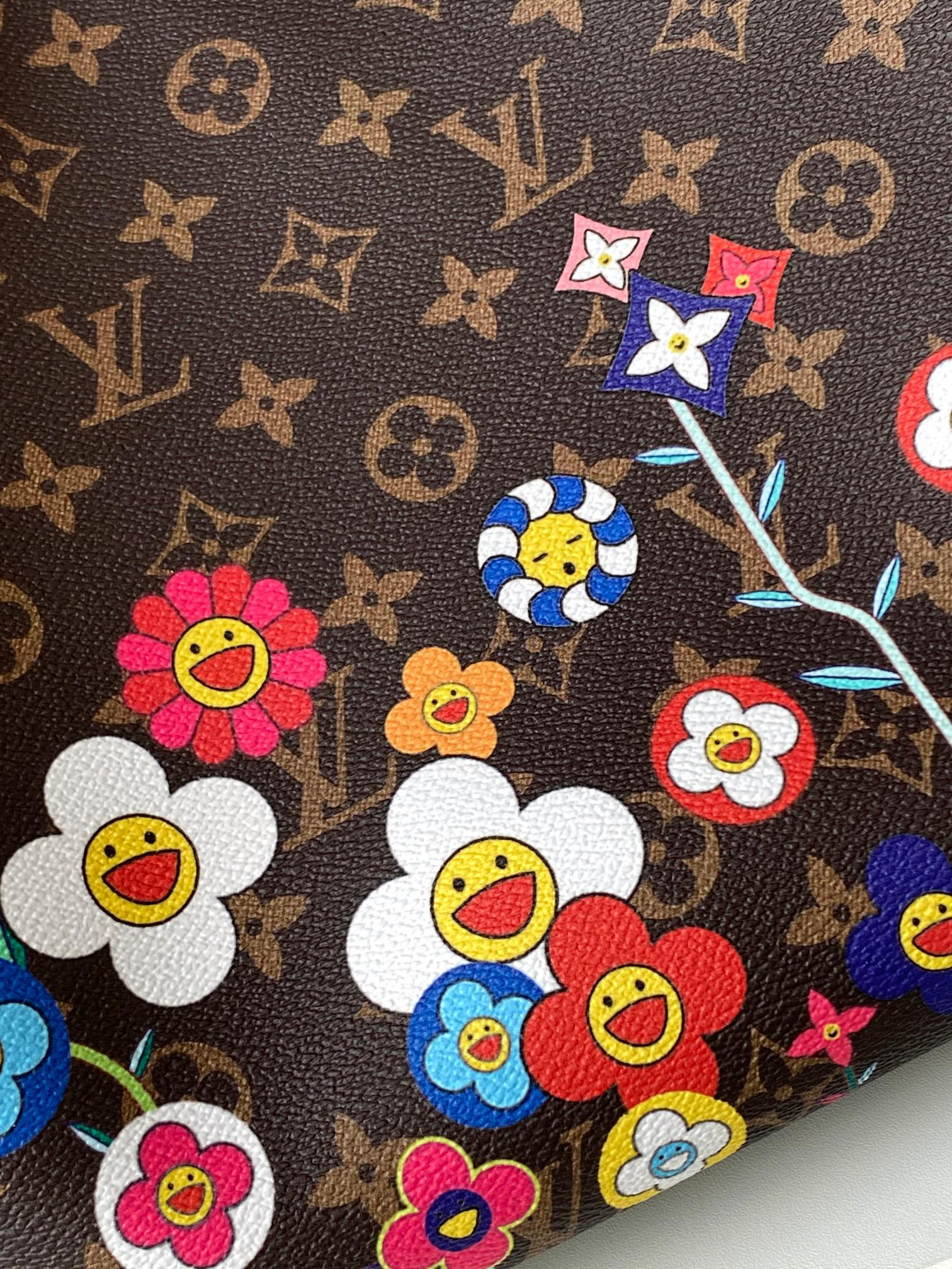 Louis Vuitton Neverfull MM Monogram Canvas Tote Bag - Image 6
