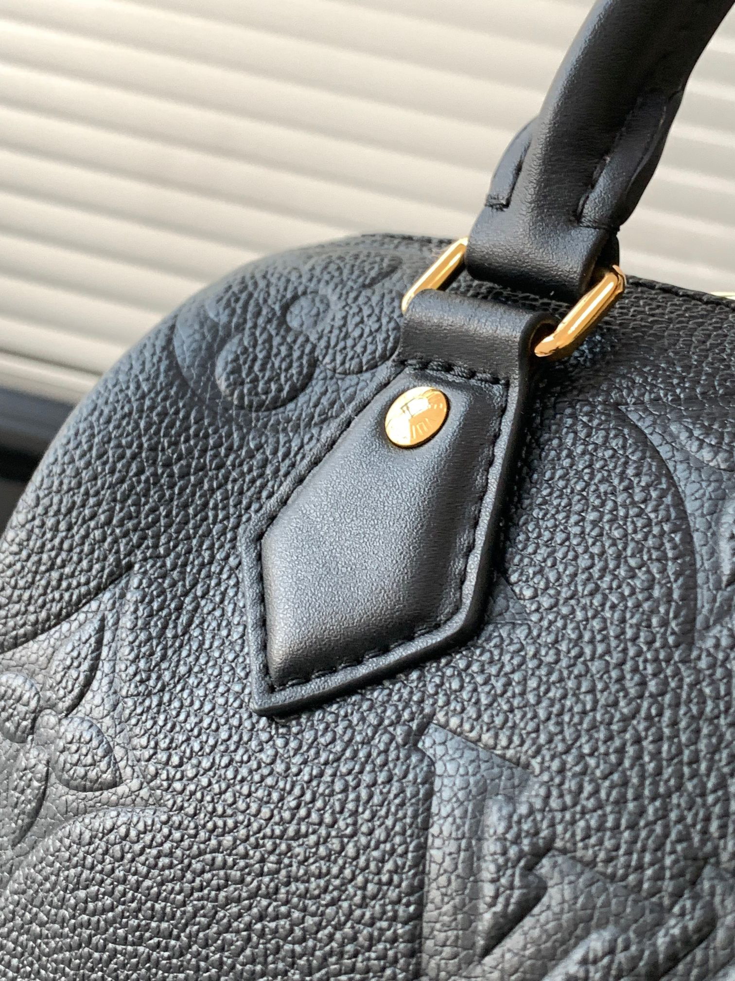 Louis Vuitton Speedy Bandoulière 20 Monogram Empreinte Leather Crossbody Bag - Image 6