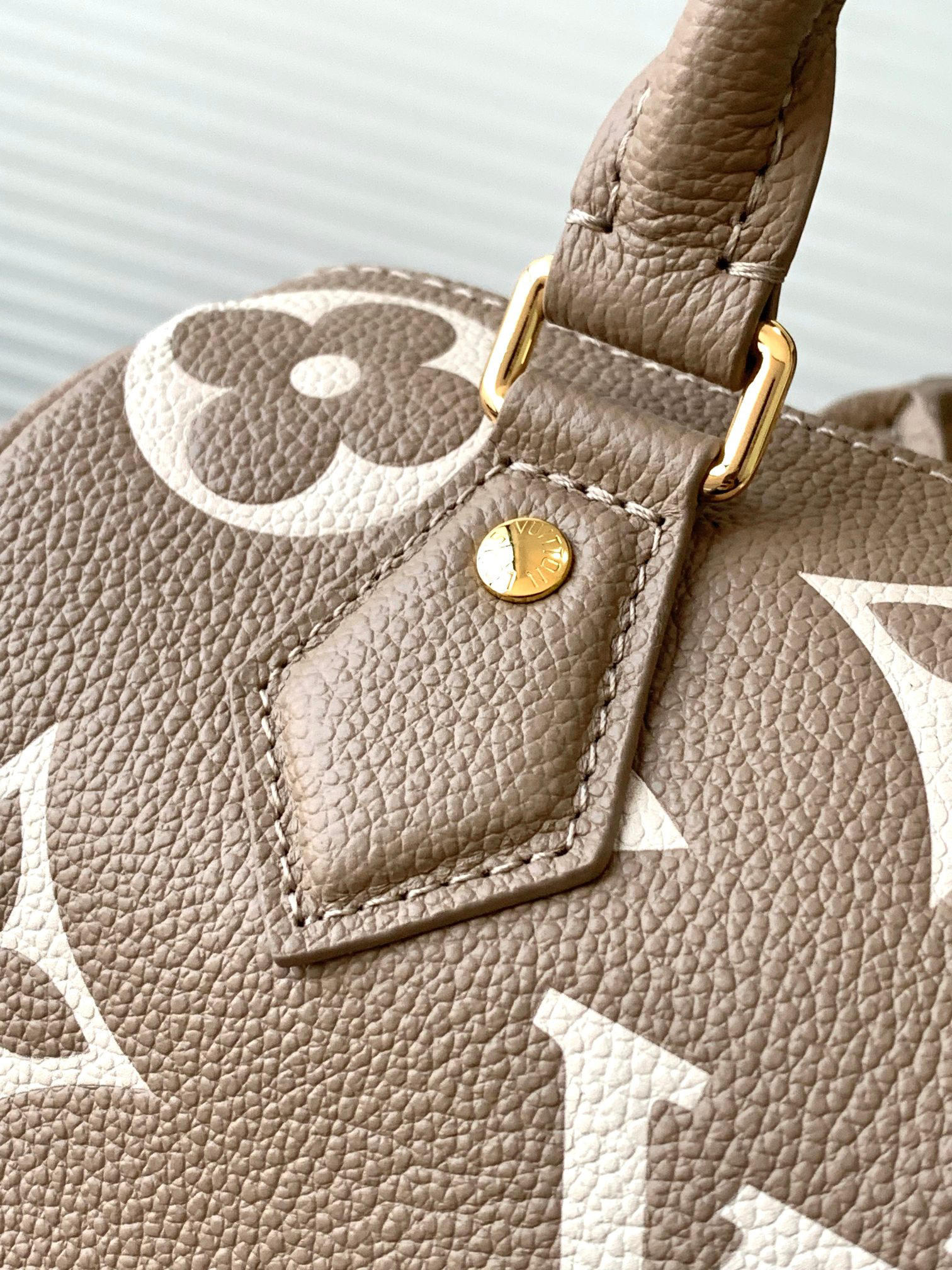 Louis Vuitton Speedy Bandoulière 20 Monogram Empreinte Leather Crossbody Bag - Image 6