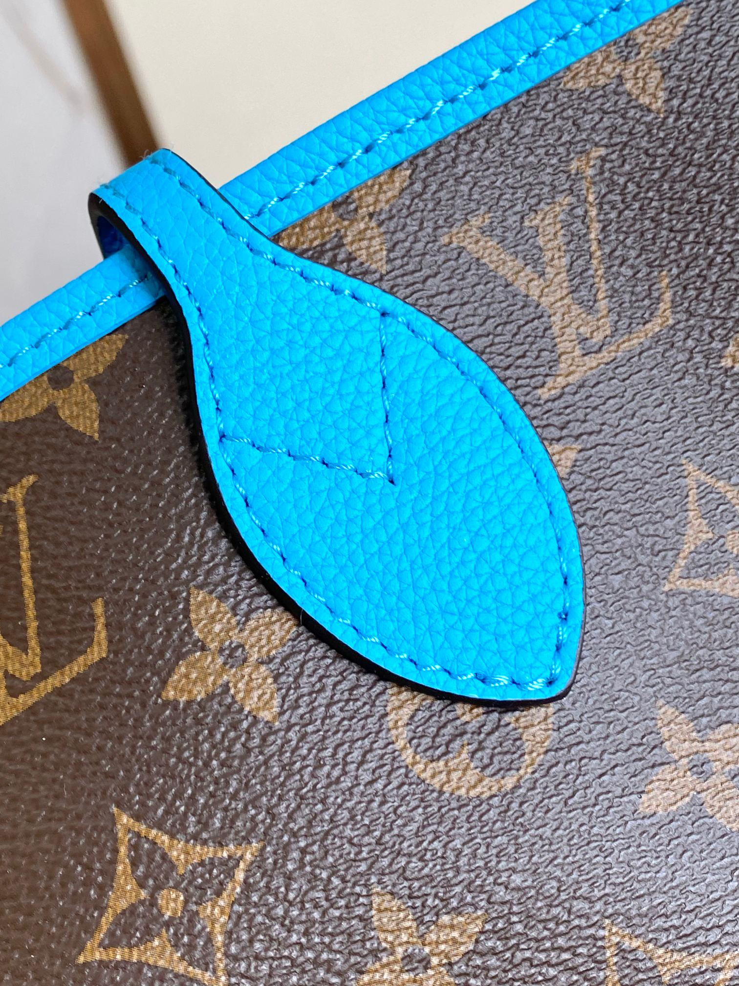 Louis Vuitton Neverfull MM Damier Azur Tote Bag - Image 6