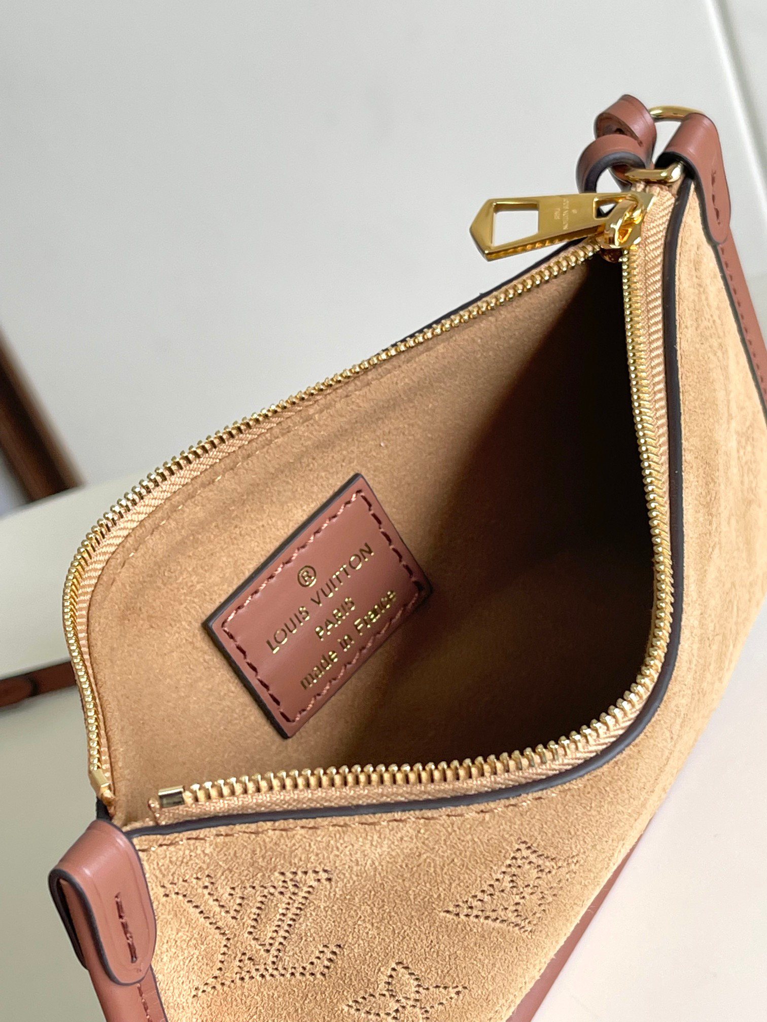Louis Vuitton CarryAll Small Handbag – LV Ski Collection - Image 6