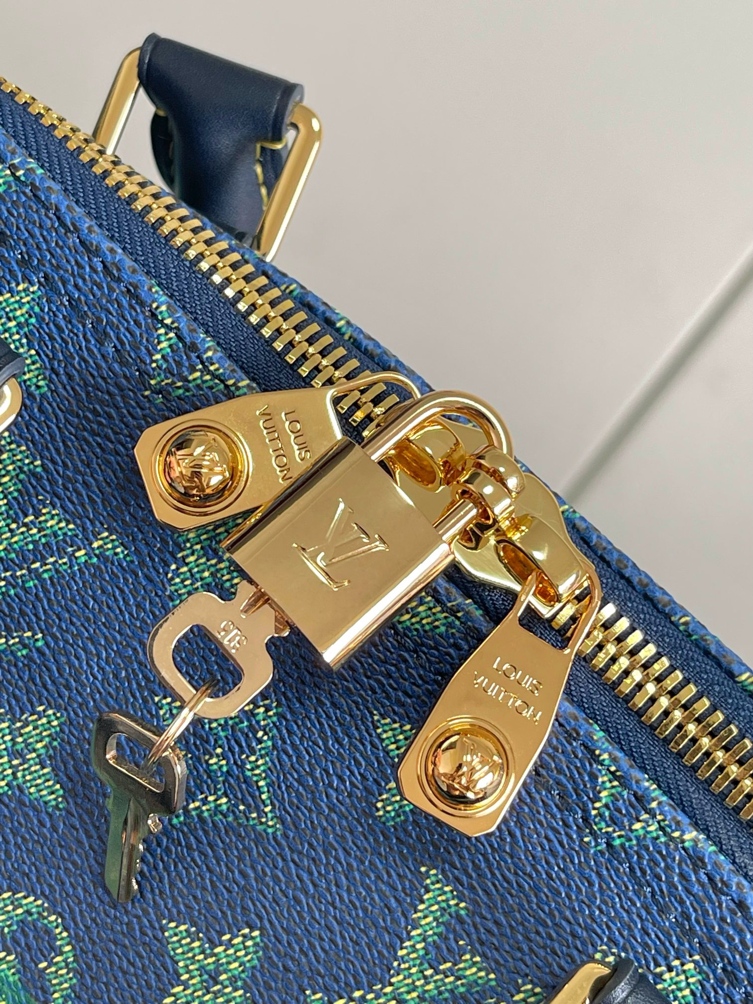 Louis Vuitton Keell Bandoulière 50 Travel Bag - Image 6