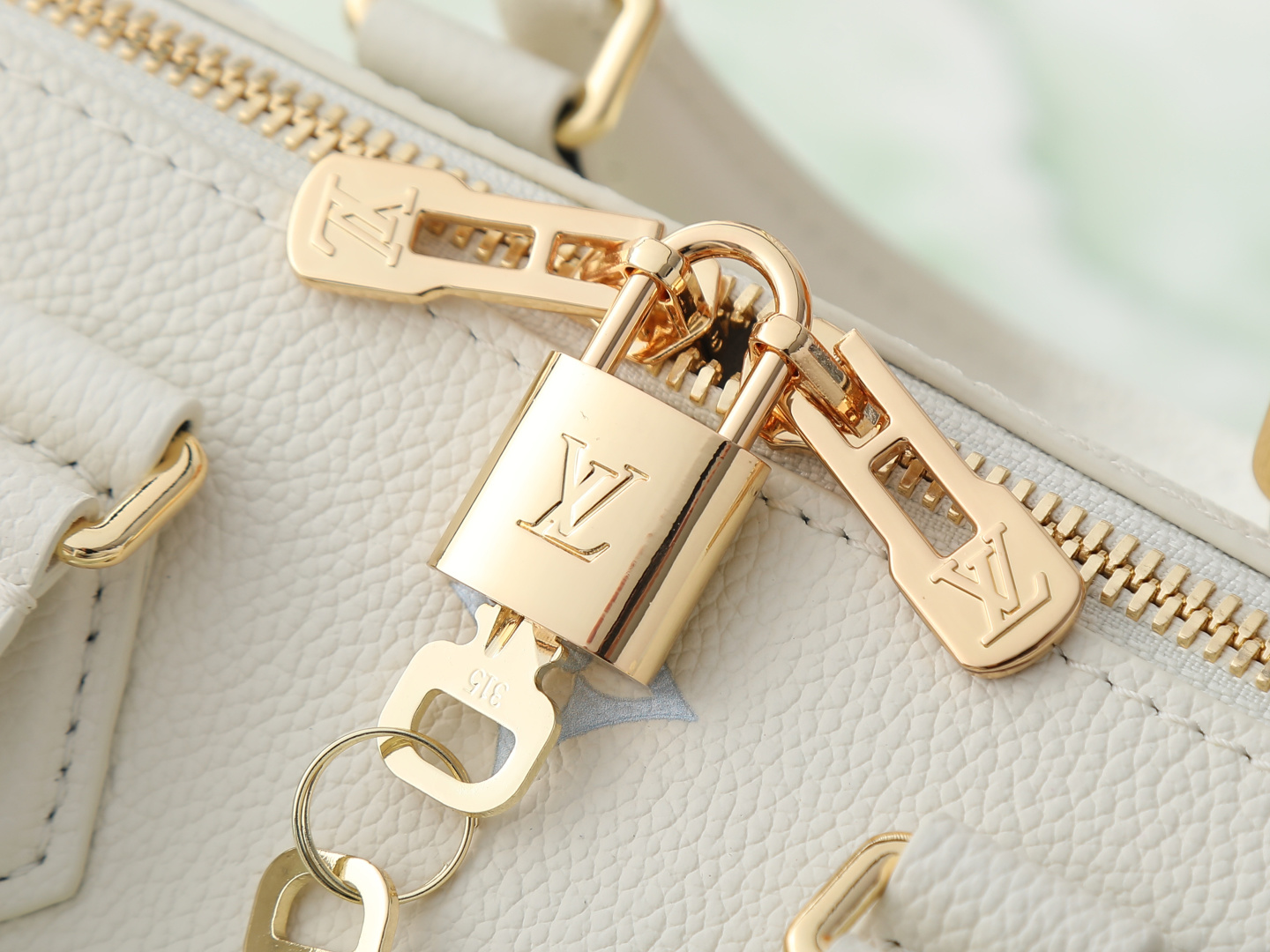 Louis Vuitton Speedy Bandoulière 20 Handbag in Blue Monogram Leather - Image 6