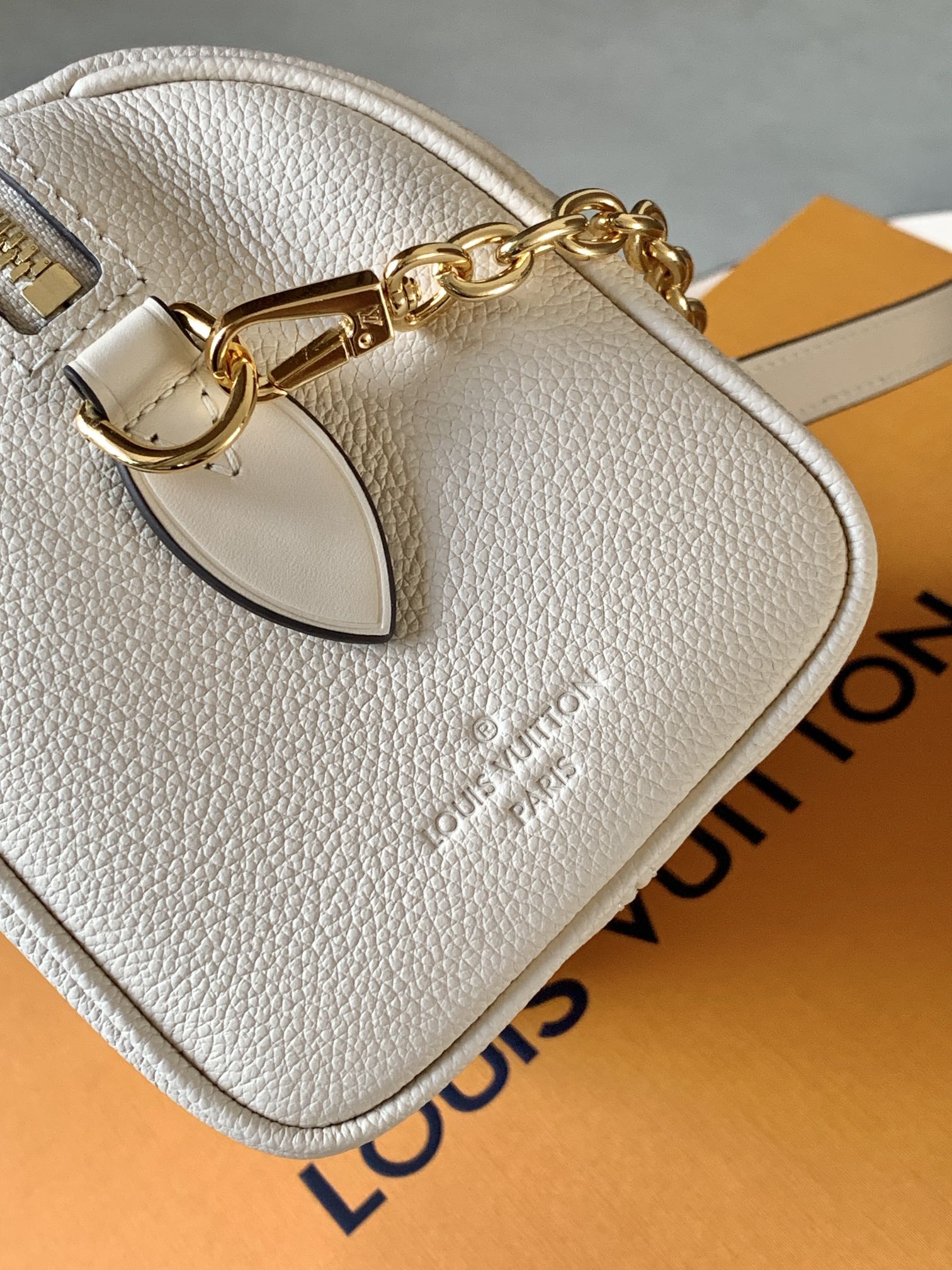 Louis Vuitton Speedy Bandoulière 20 Monogram Empreinte Leather Crossbody Bag - Image 6