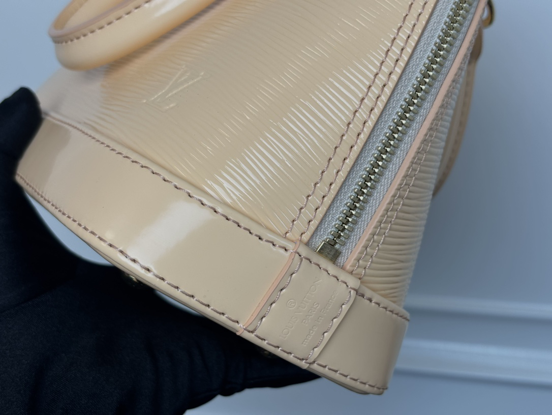 Louis Vuitton Alma BB Epi Leather Crossbody Bag in Almond - Image 6