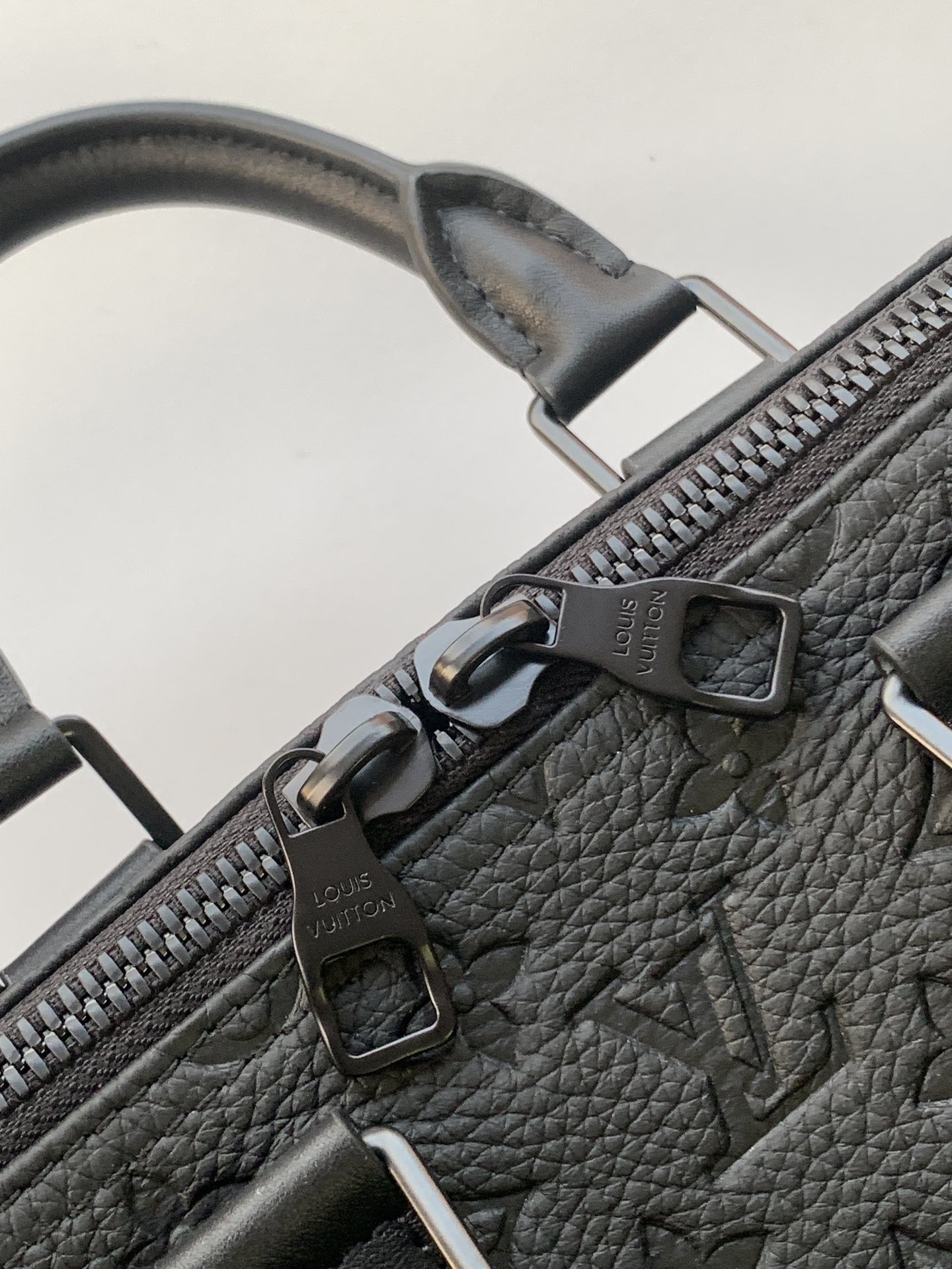 Louis Vuitton Keepall Bandoulière 35 Monogram Eclipse Travel Bag - Image 6