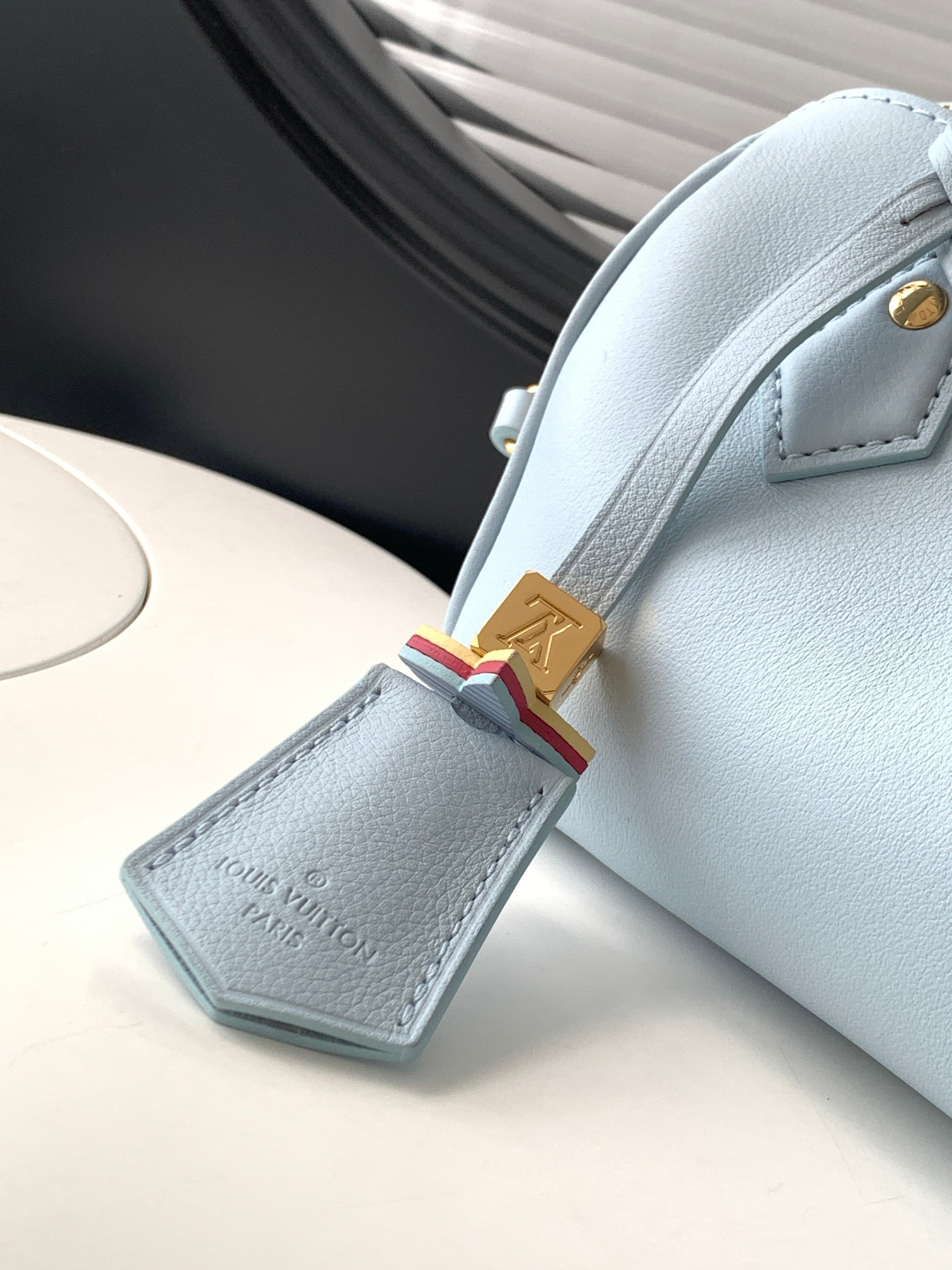 Speedy 18 Leather Crossbody Bag - Image 6