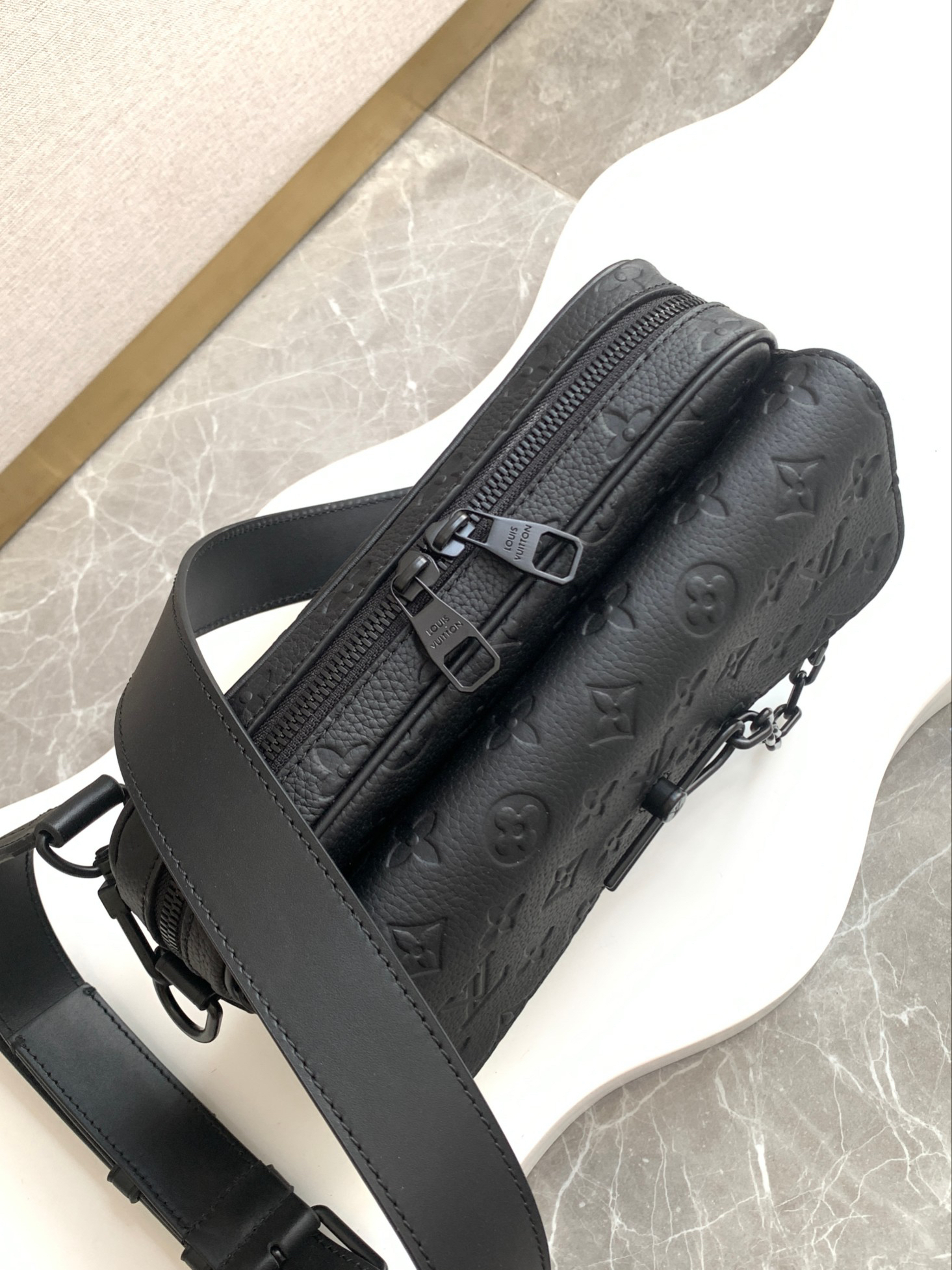 Louis Vuitton Steamer Crossbody Bag in Monogram Eclipse Canvas - Image 6