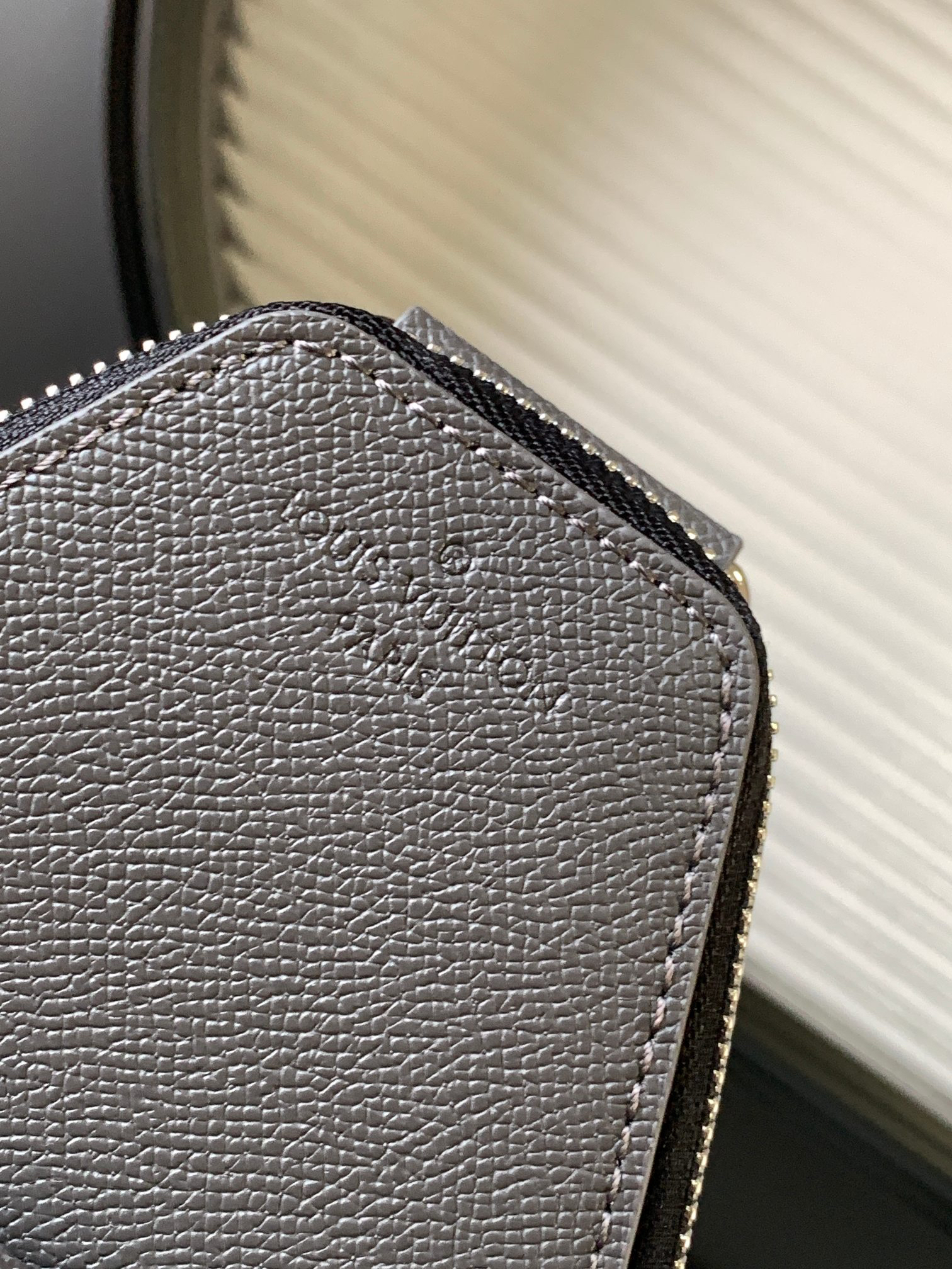 Louis Vuitton Avenue Sling Bag M30859 in Gray - Image 6